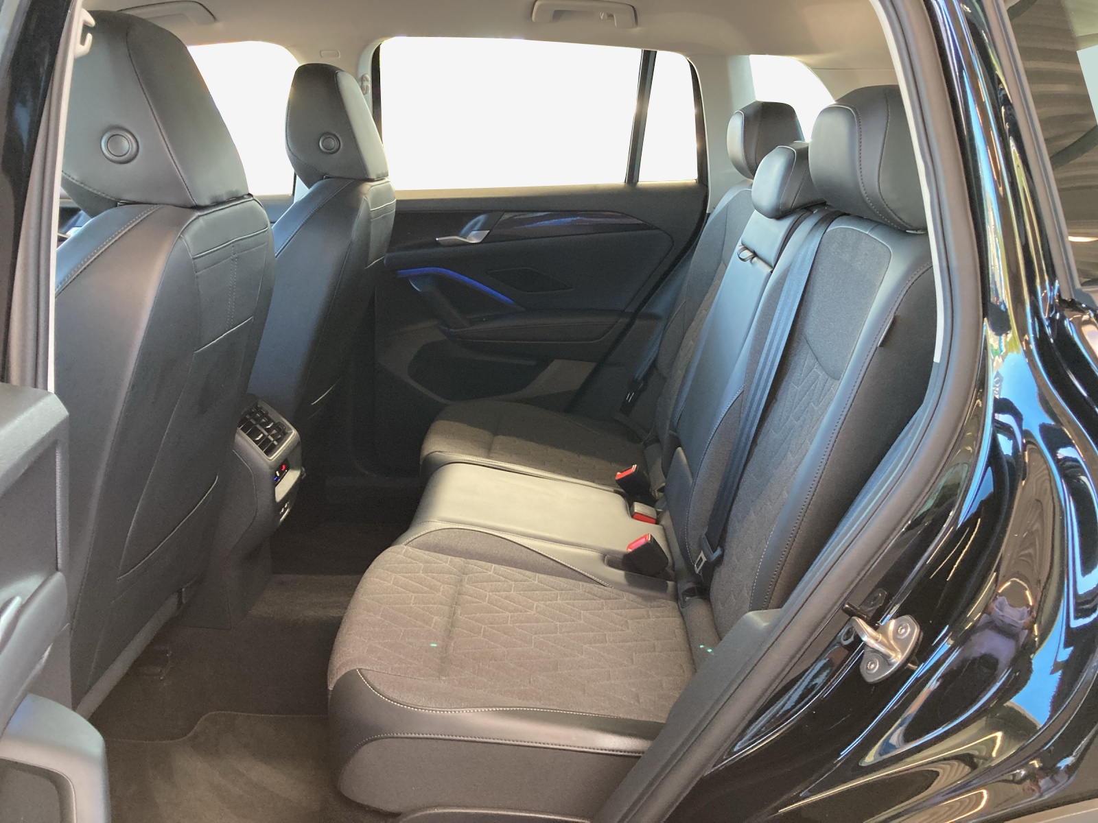 VW Tiguan 2.0 TSI DSG Life 4Motion-image-11