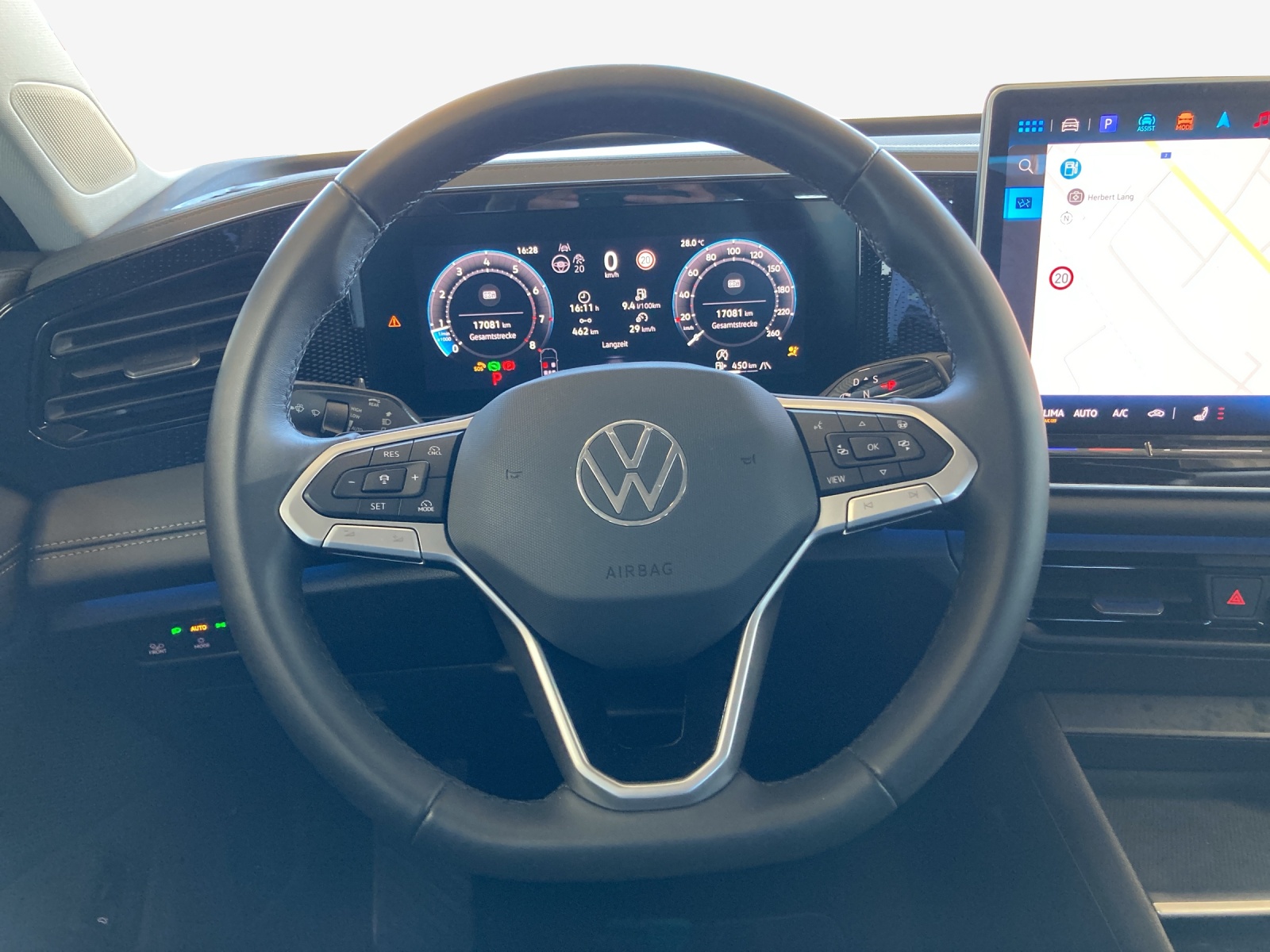 VW Tiguan 2.0 TSI DSG Life 4Motion-image-9