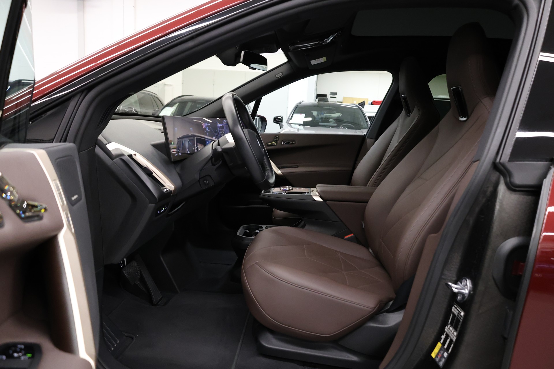 BMW iX xDrive50-image-13