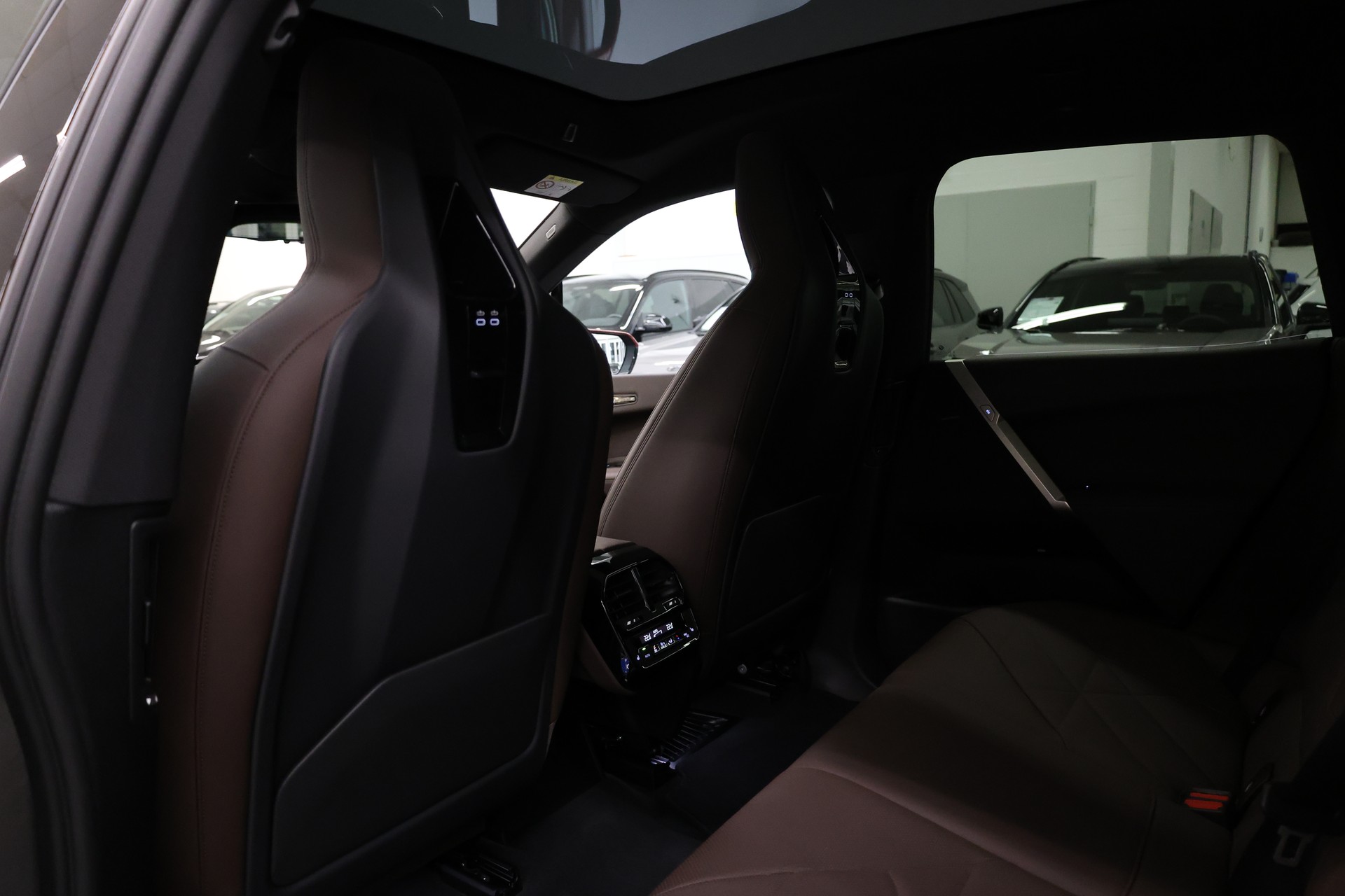 BMW iX xDrive50-image-23