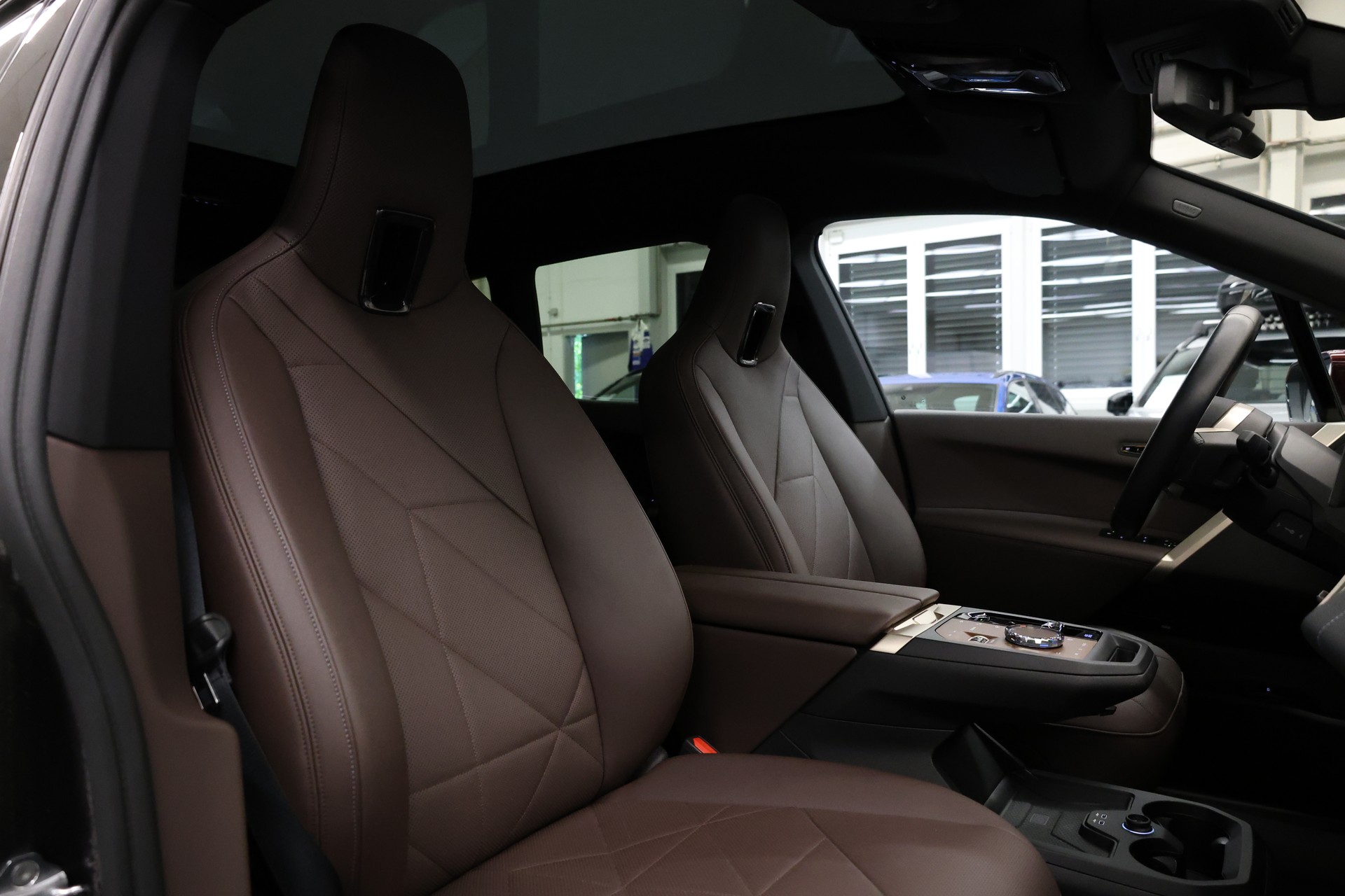 BMW iX xDrive50-image-17