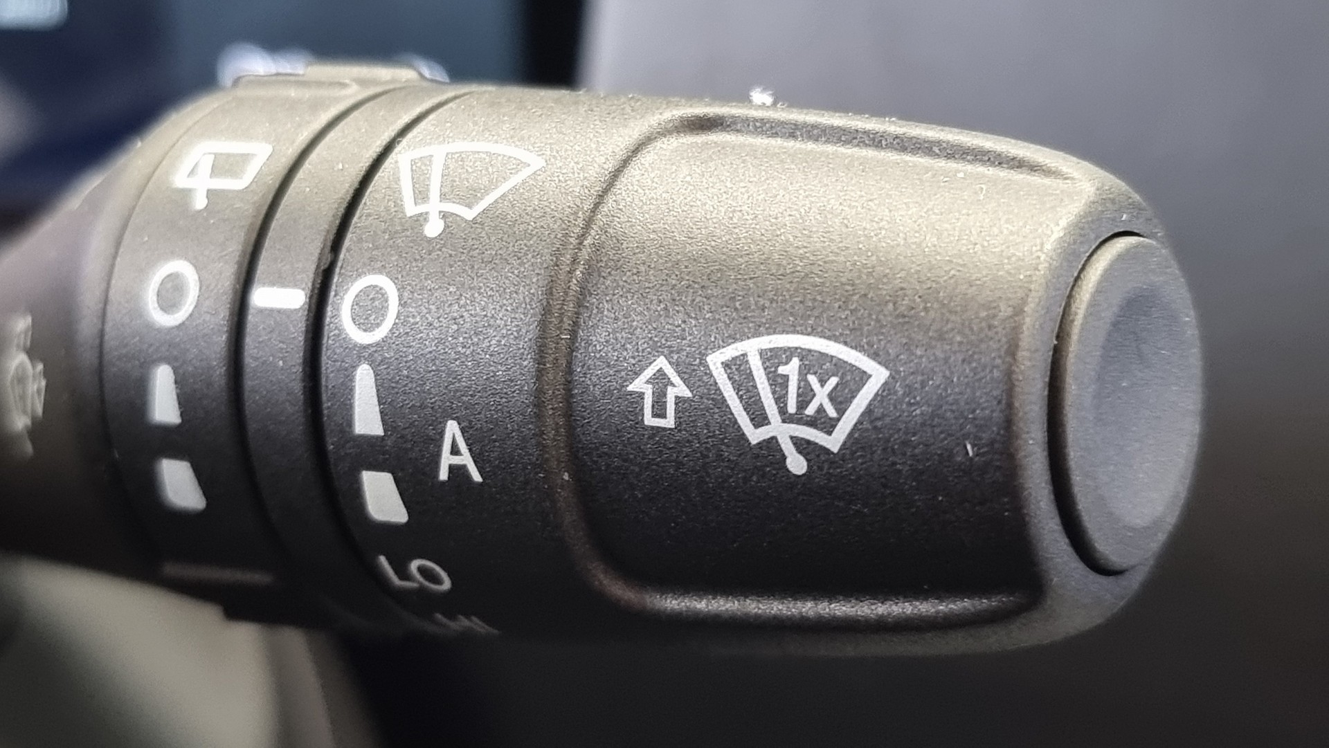 FIAT Panda 1.0 Hybrid Cross-image-12