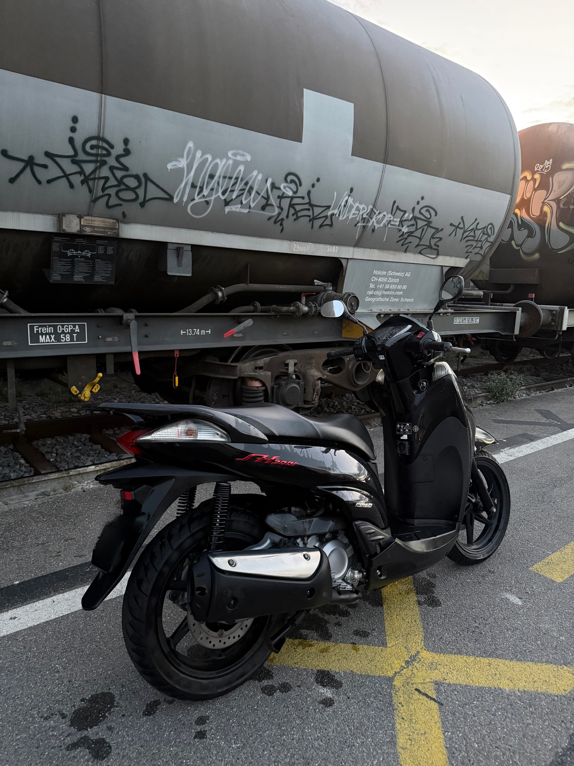 HONDA SH 300 i ABS-image-4