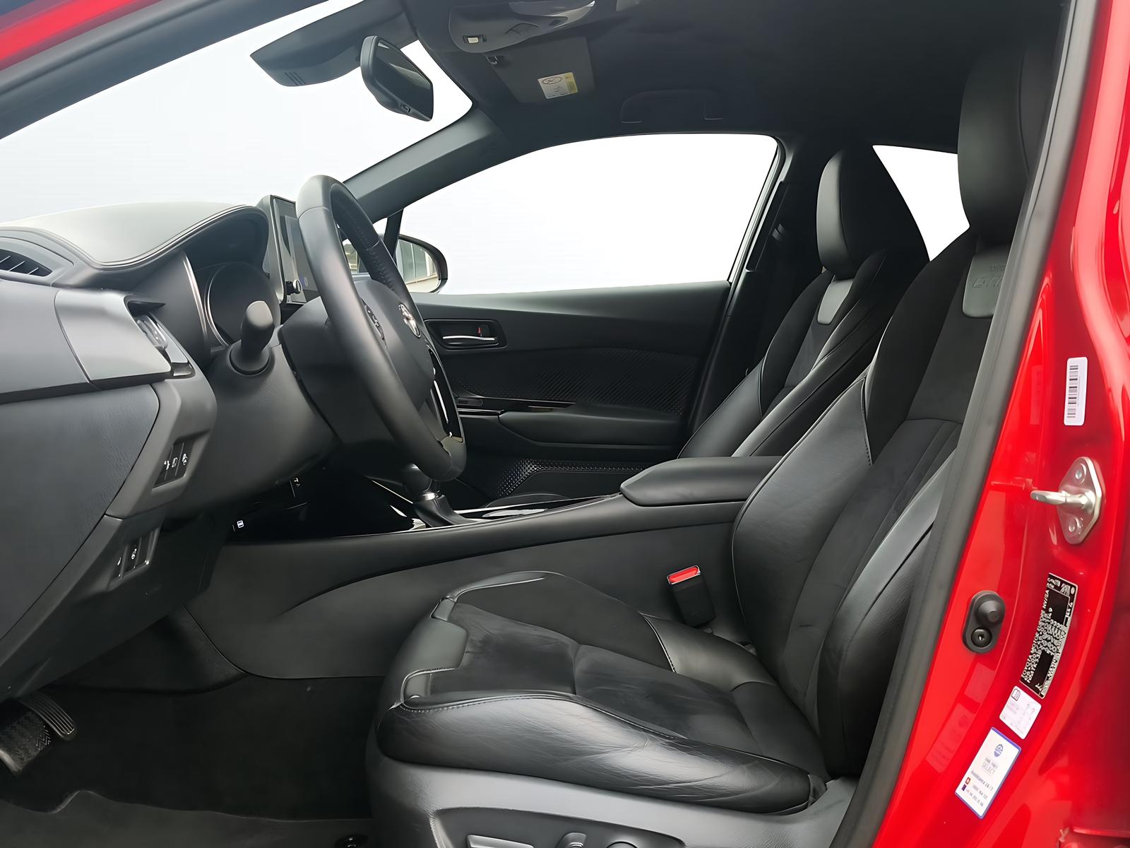 TOYOTA C-HR 2.0 VVTi HSD Move-image-18