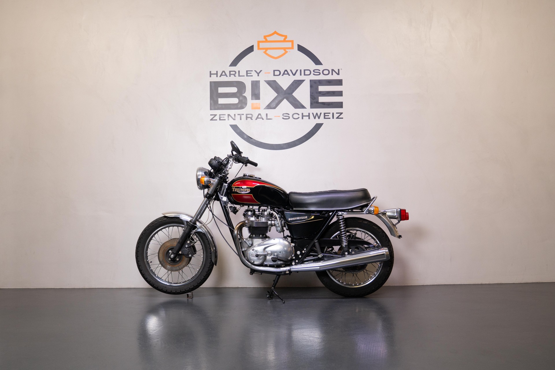 TRIUMPH Bonneville 750-image-2