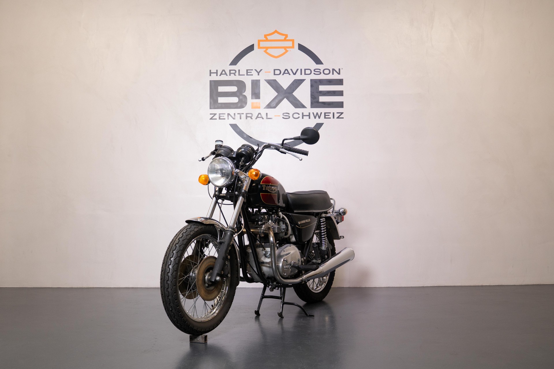 TRIUMPH Bonneville 750-image-1