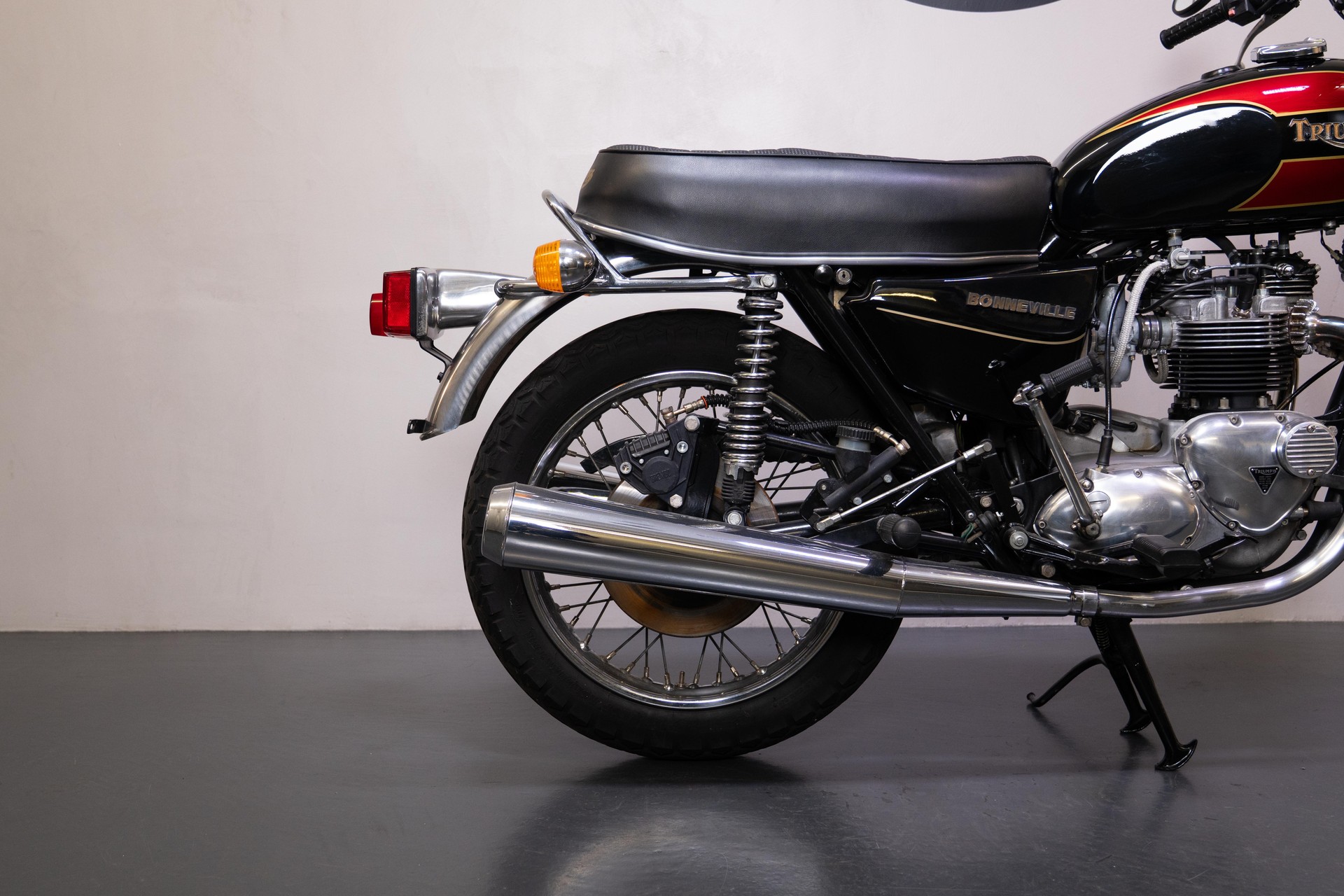 TRIUMPH Bonneville 750-image-9