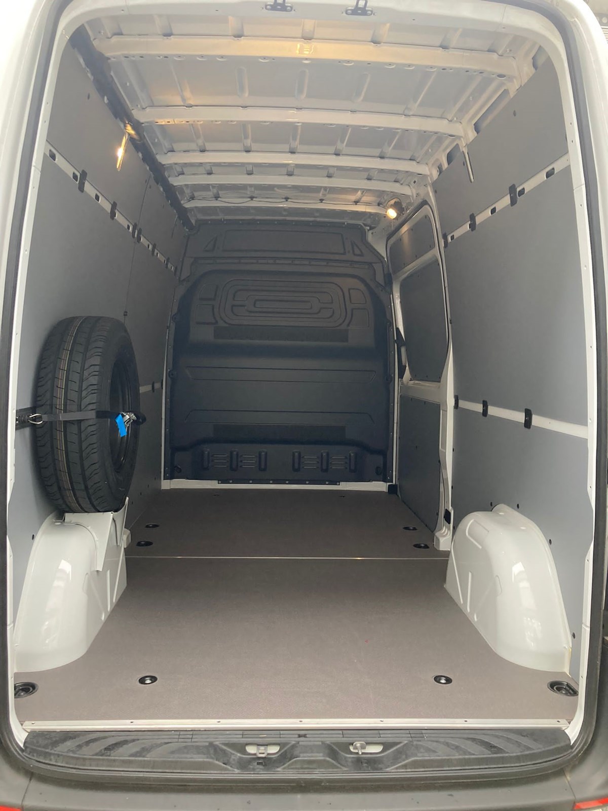 MERCEDES-BENZ eSprinter 312 47kWh Standard-image-5