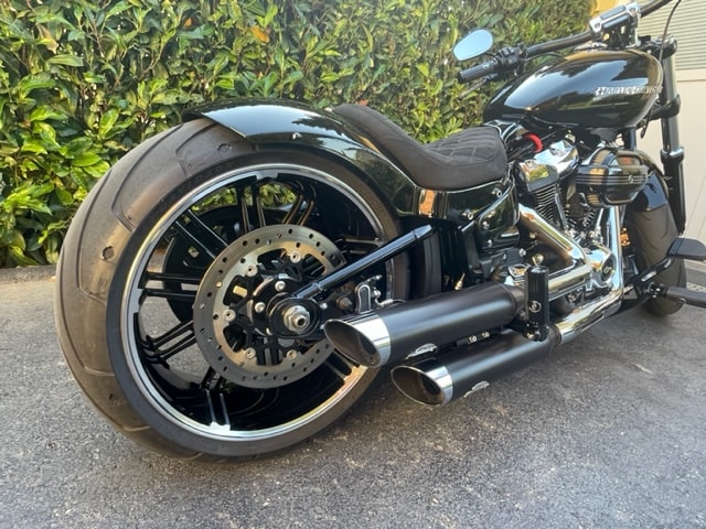 HARLEY-DAVIDSON FXBRS Breakout 114 ABS-image-1
