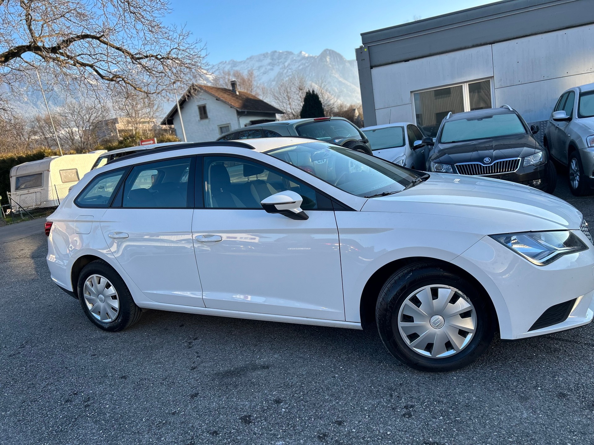 SEAT Leon ST 1.6 TDI Reference Stopp-Start DSG-image-1
