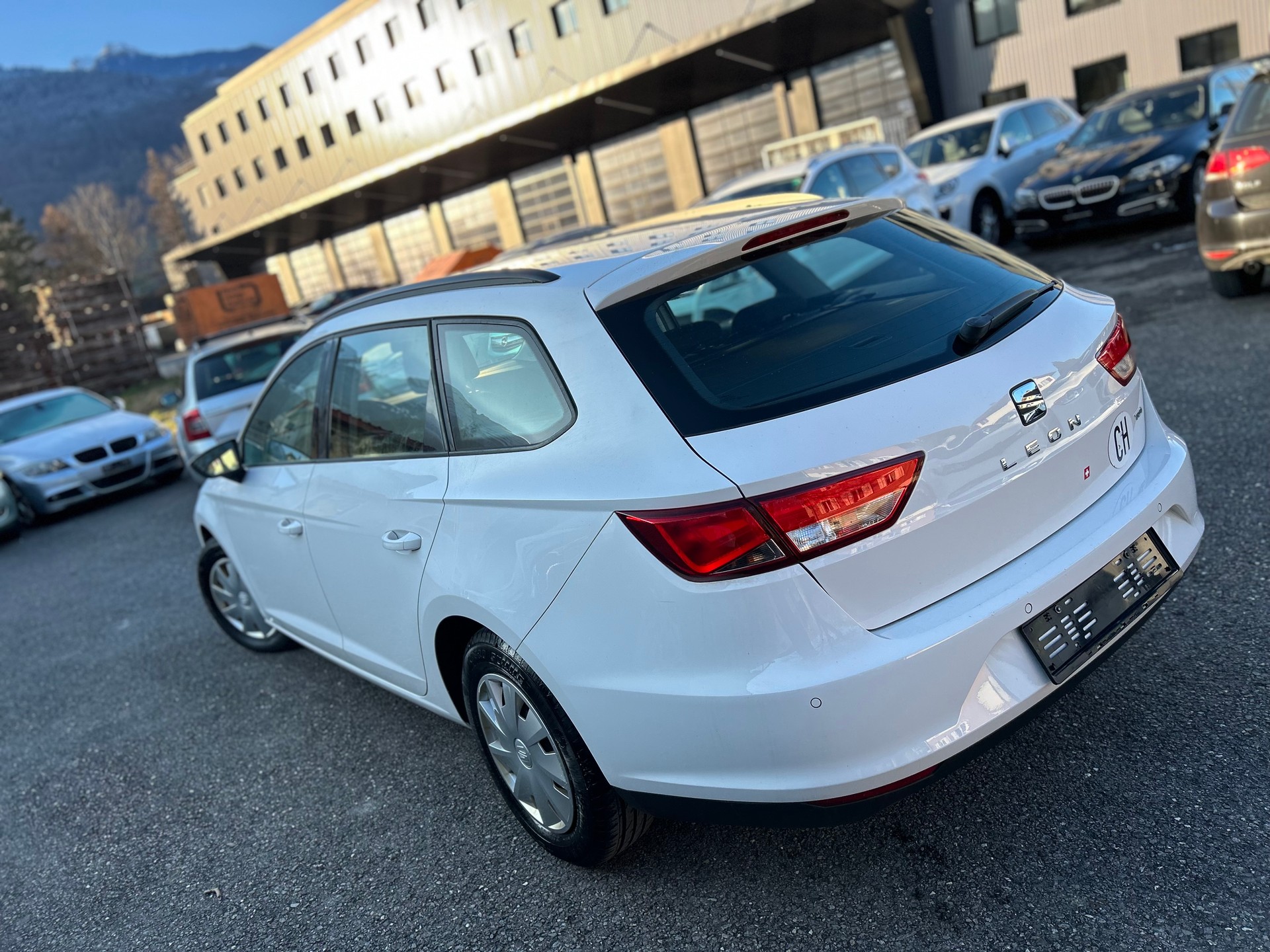 SEAT Leon ST 1.6 TDI Reference Stopp-Start DSG-image-4