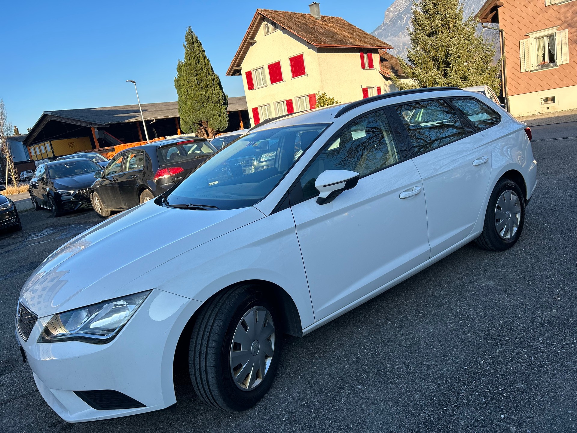 SEAT Leon ST 1.6 TDI Reference Stopp-Start DSG-image-11