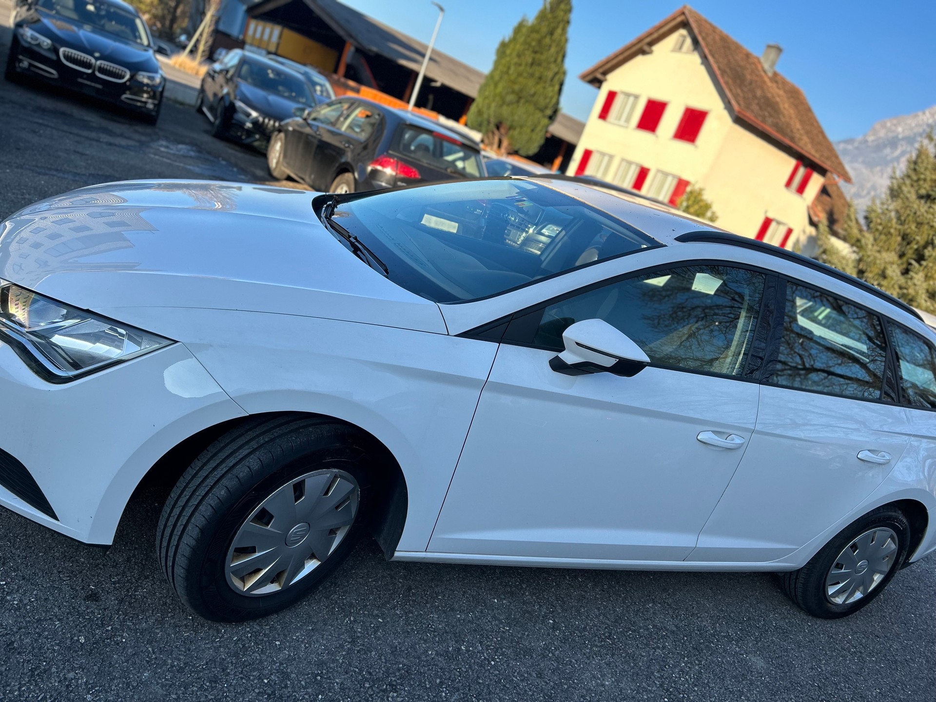 SEAT Leon ST 1.6 TDI Reference Stopp-Start DSG-image-9