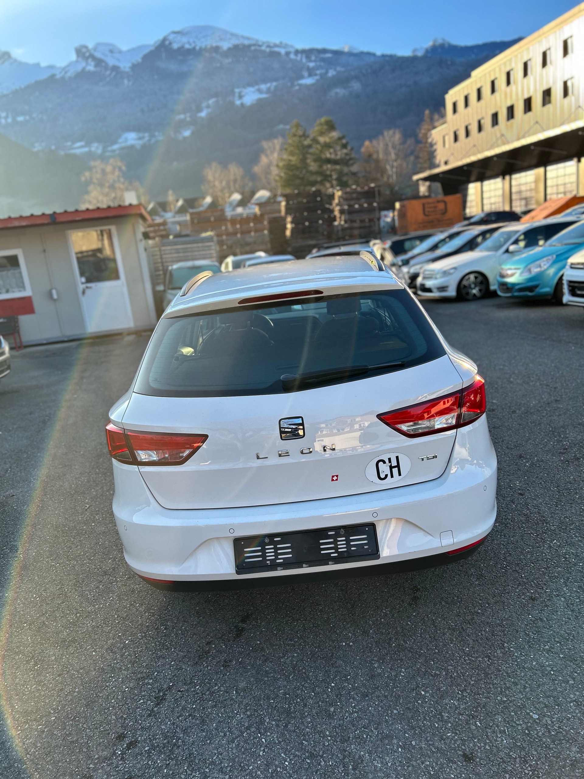 SEAT Leon ST 1.6 TDI Reference Stopp-Start DSG-image-2