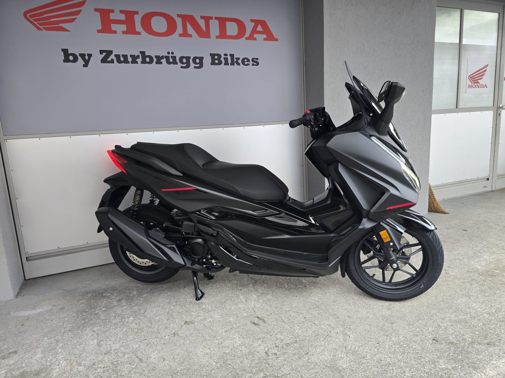 HONDA FORZA 350 Special Edition-image-3
