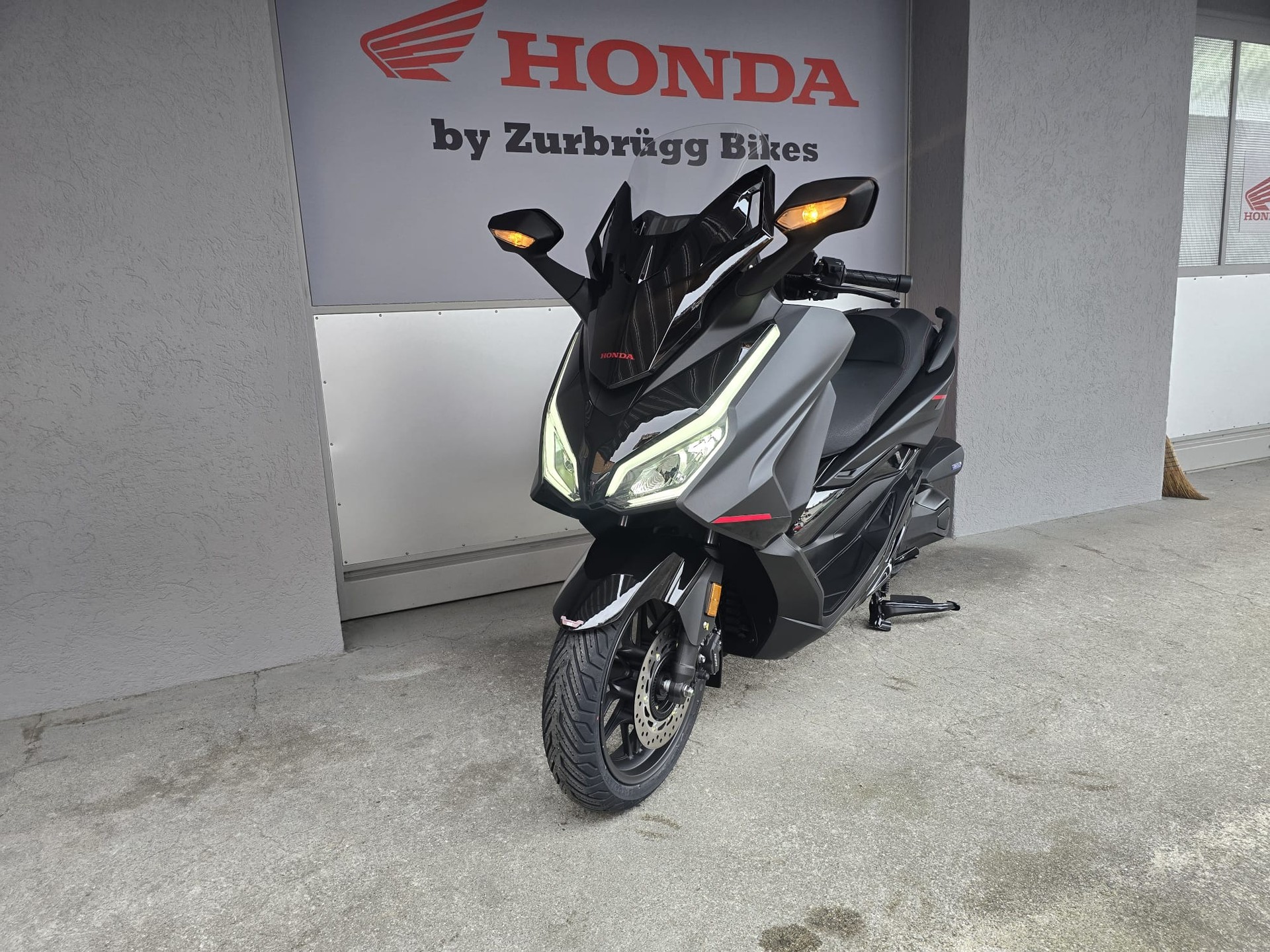 HONDA FORZA 350 Special Edition-image-1