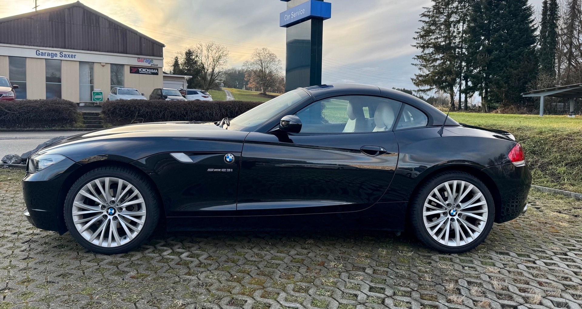 BMW Z4 sDrive23i-image-2