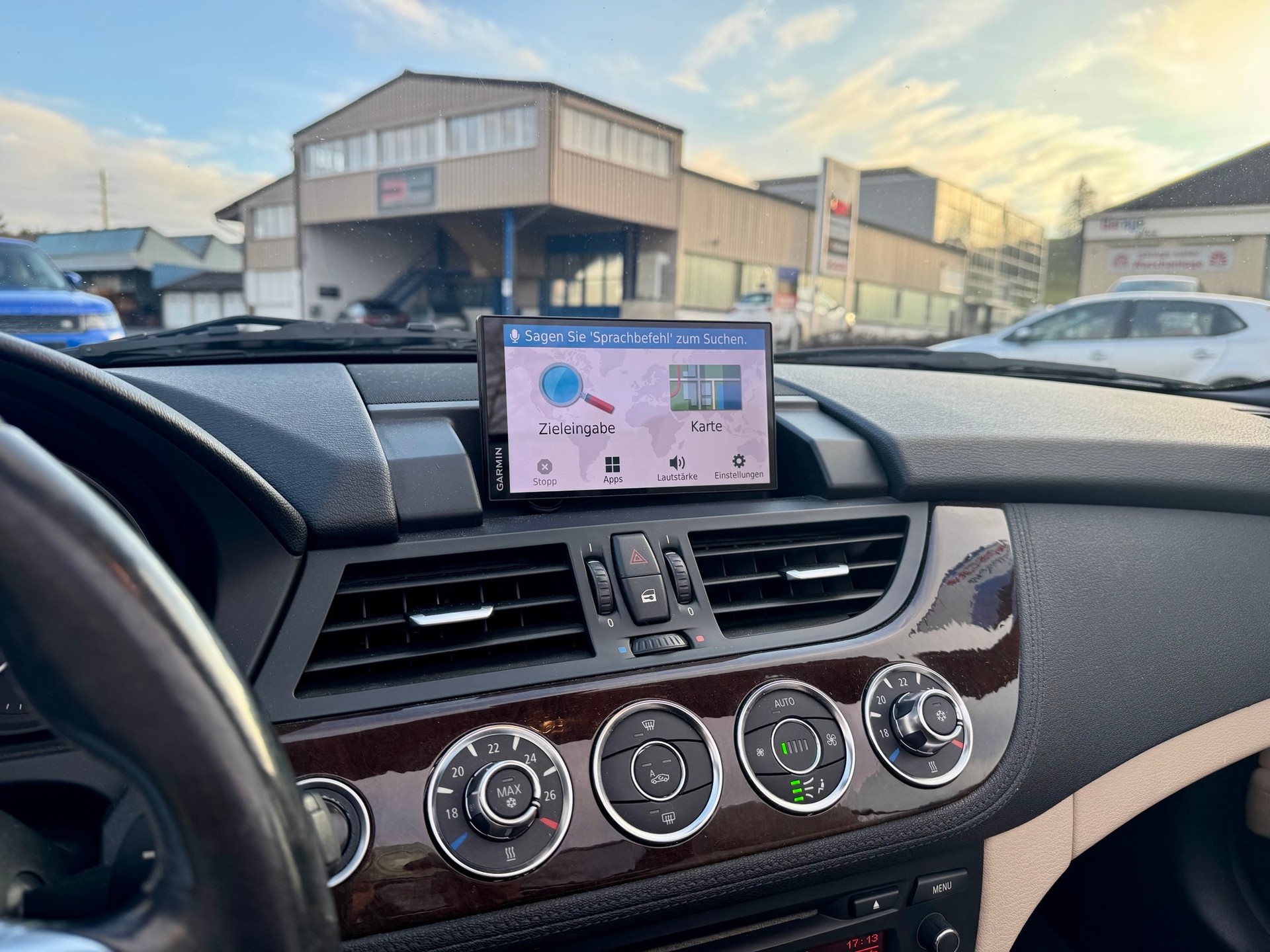 BMW Z4 sDrive23i-image-10