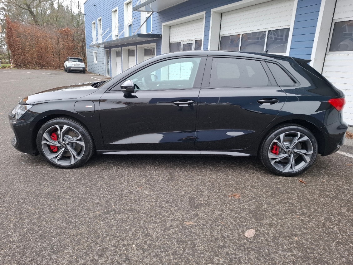 AUDI AUDI A3 Sportback 1.5 45 TFSI Plug-in-Hybrid S Line S-Tronic-image-4