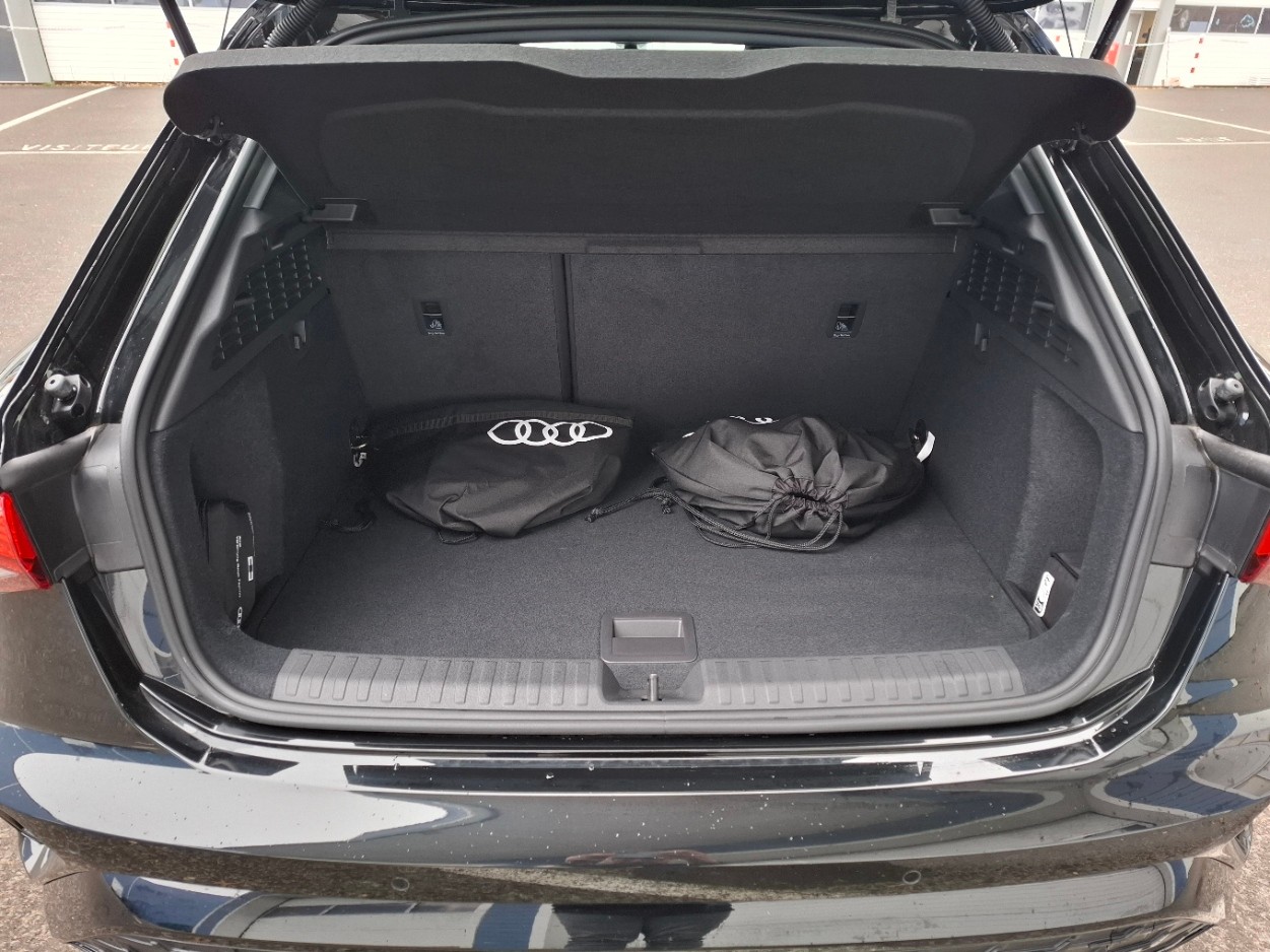 AUDI AUDI A3 Sportback 1.5 45 TFSI Plug-in-Hybrid S Line S-Tronic-image-15
