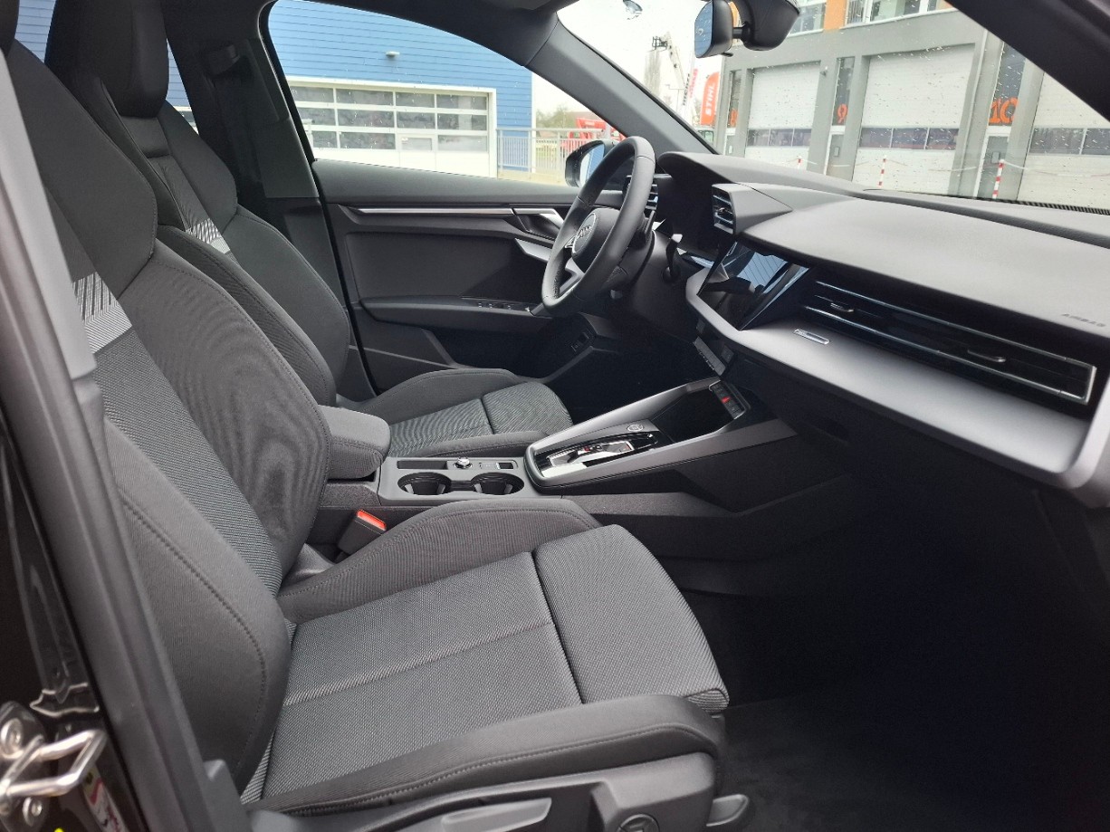 AUDI AUDI A3 Sportback 1.5 45 TFSI Plug-in-Hybrid S Line S-Tronic-image-10