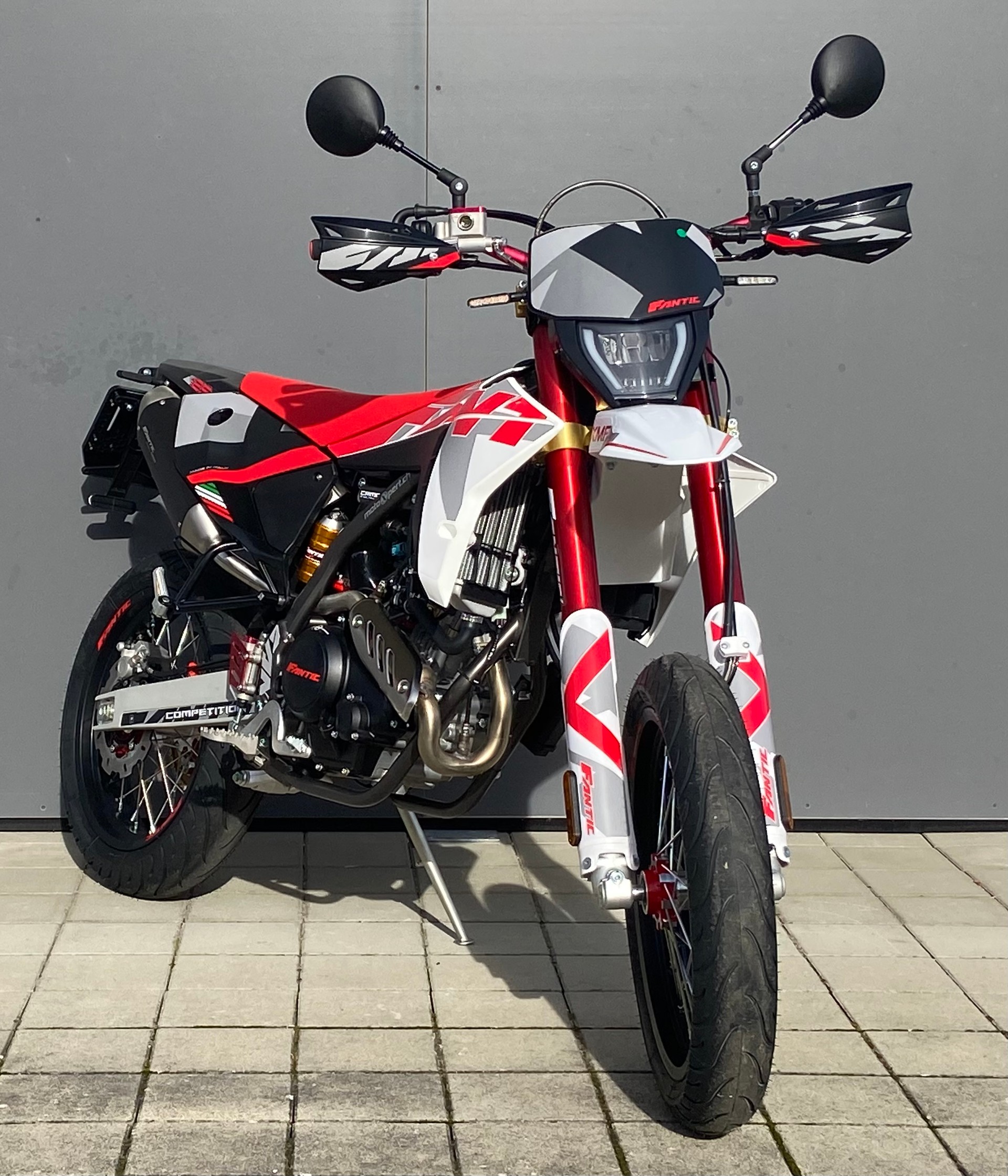 FANTIC XMF 125 Motard Competition-image-1