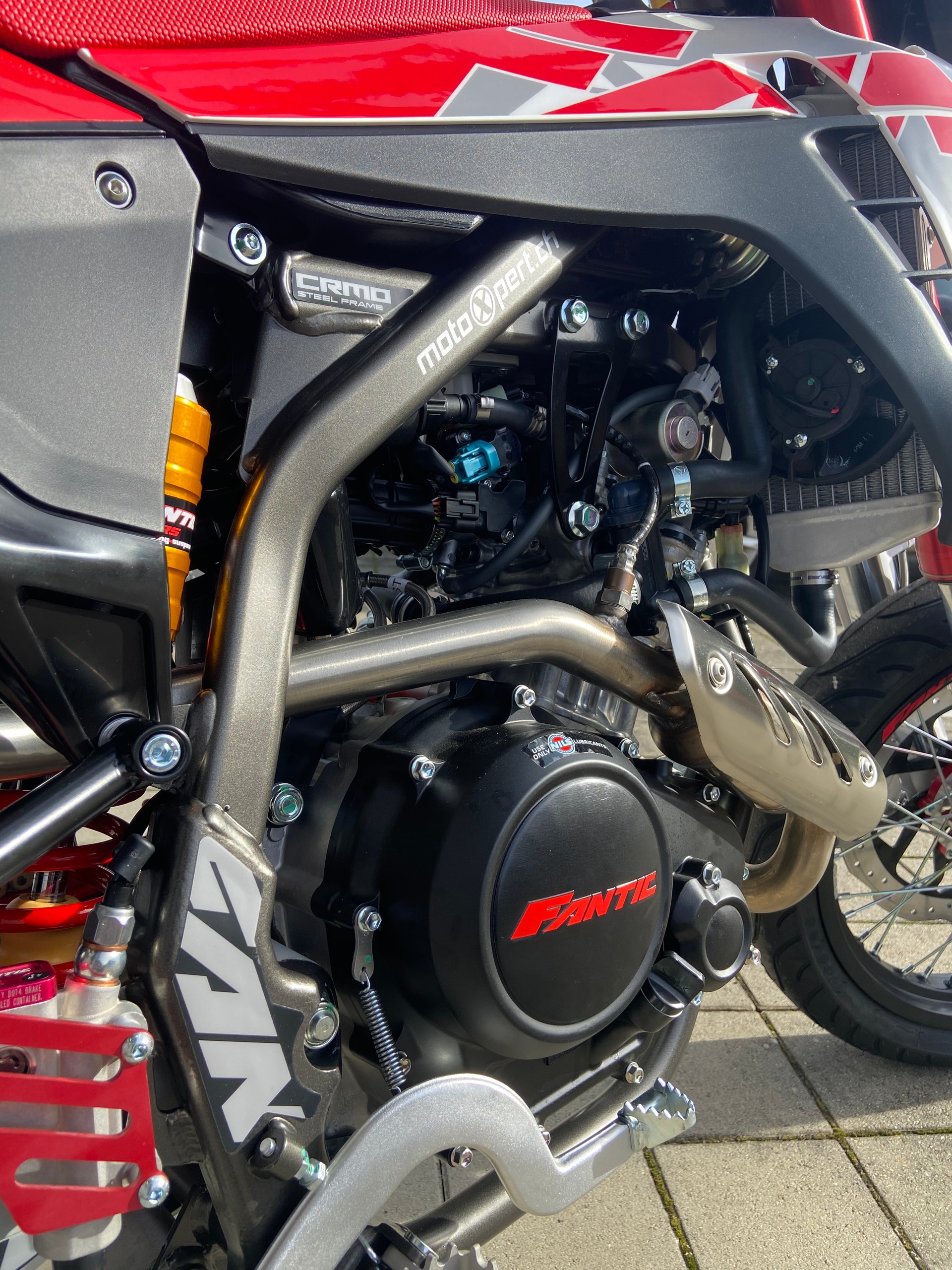 FANTIC XMF 125 Motard Competition-image-2