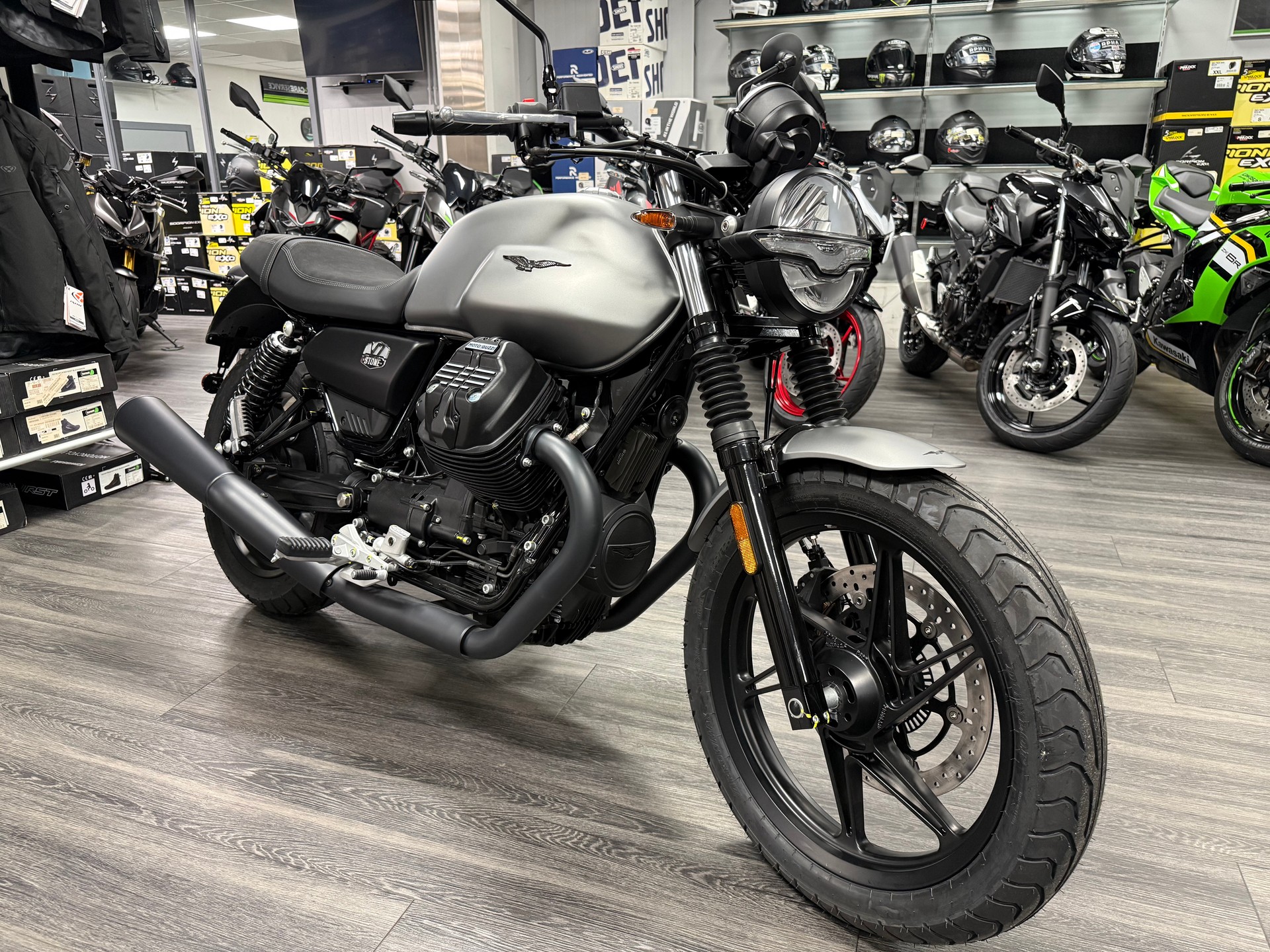MOTO GUZZI V7 IV 850 Stone-image-7