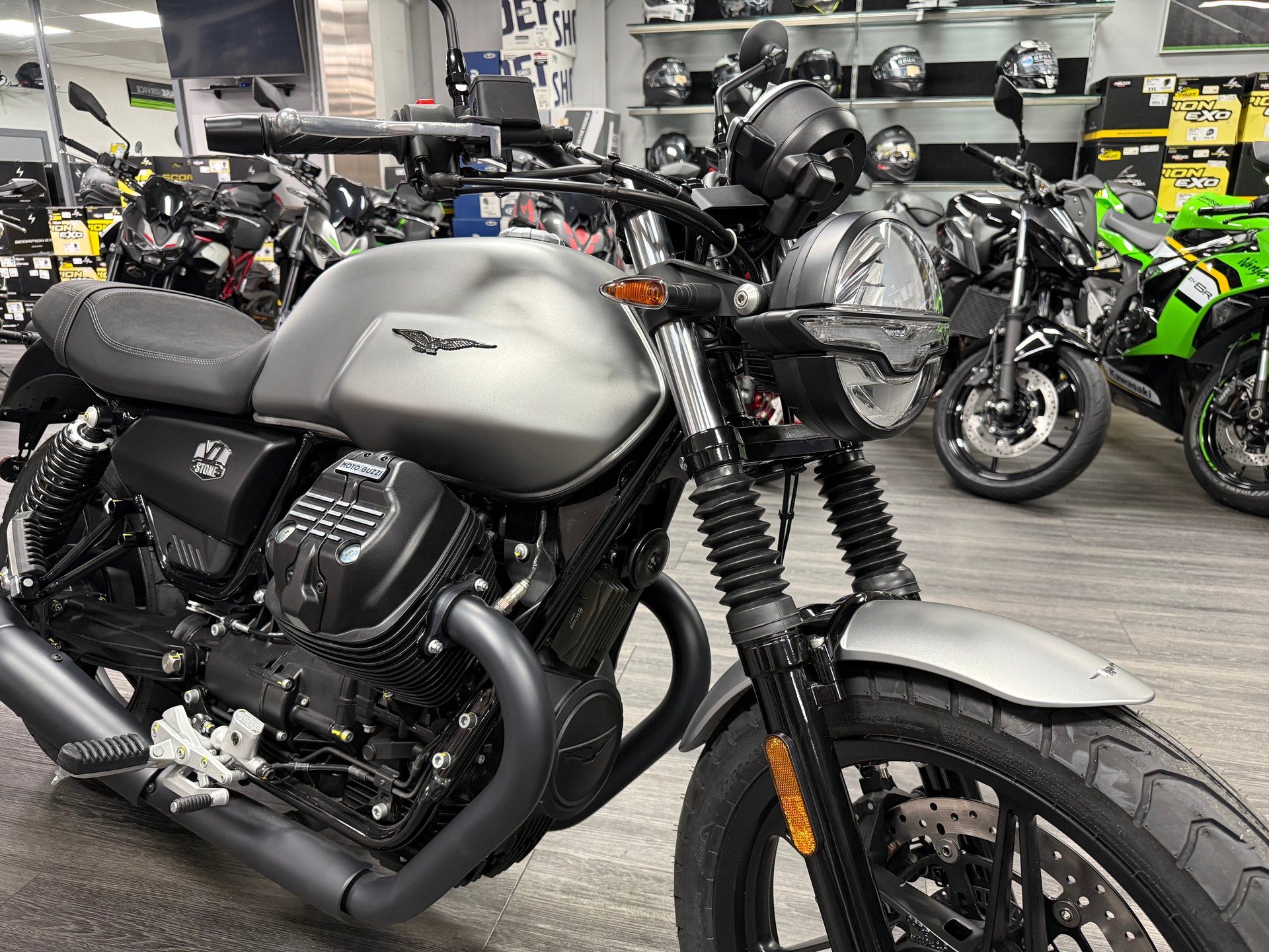 MOTO GUZZI V7 IV 850 Stone-image-2