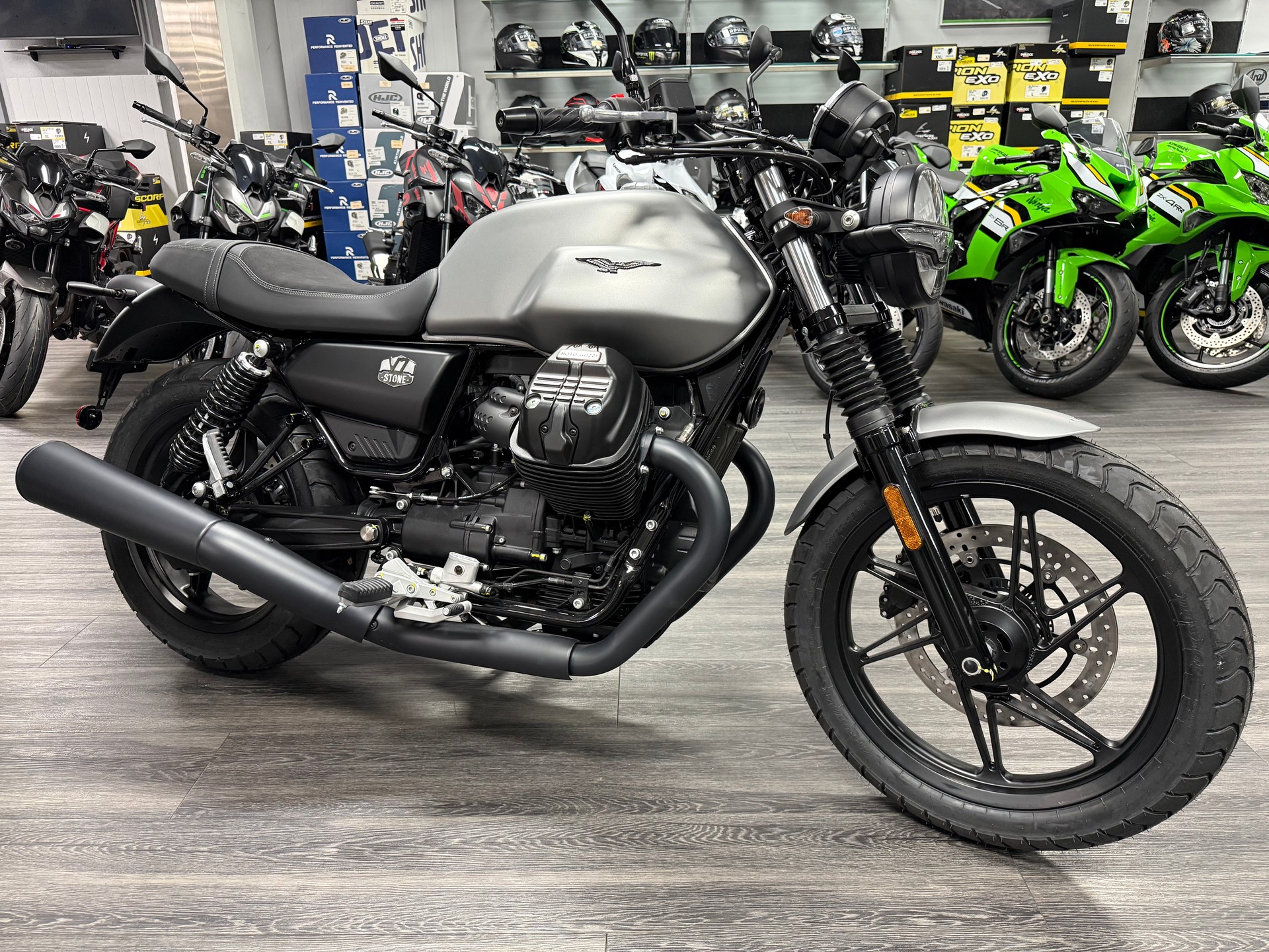 MOTO GUZZI V7 IV 850 Stone-image-1