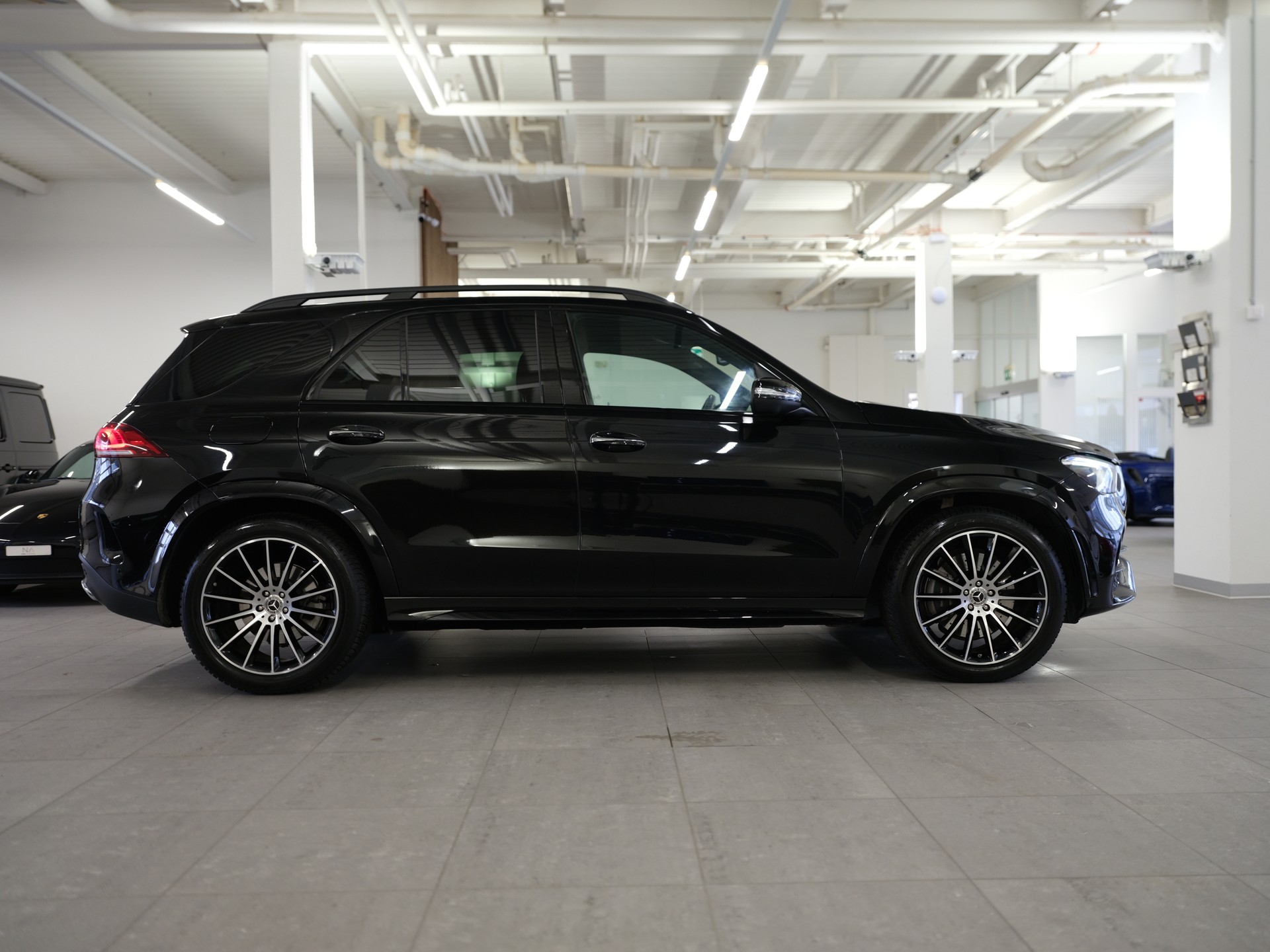 MERCEDES-BENZ GLE 300 d 4Matic AMG Line 9G-Tronic *Head-Up* *AMG Line Ausstattung* *Keyless-Go* *Memory-Paket*-image-7