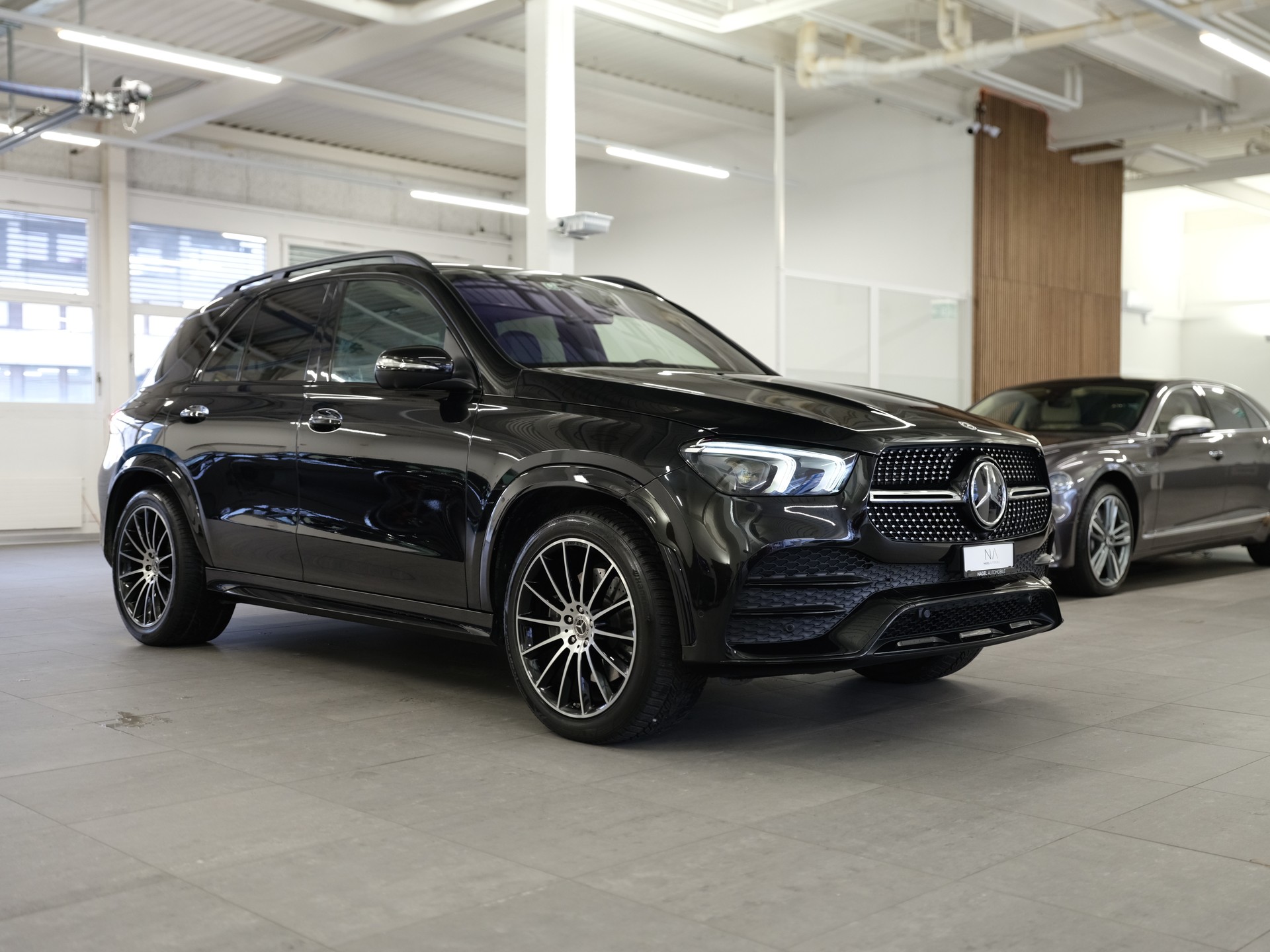 MERCEDES-BENZ GLE 300 d 4Matic AMG Line 9G-Tronic *Head-Up* *AMG Line Ausstattung* *Keyless-Go* *Memory-Paket*-showroom-element-1