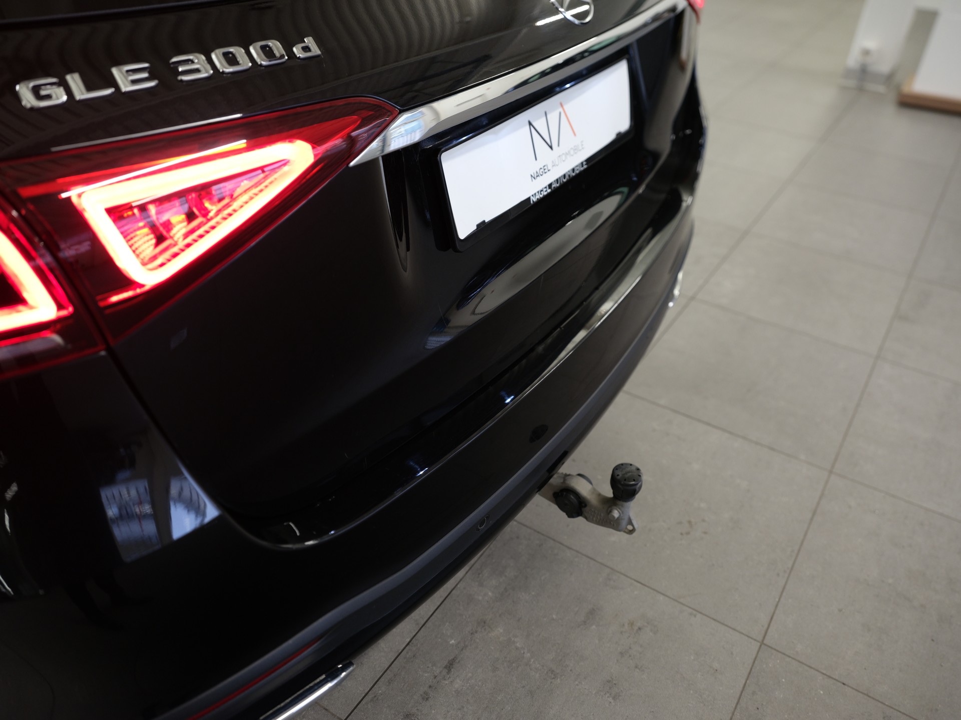 MERCEDES-BENZ GLE 300 d 4Matic AMG Line 9G-Tronic *Head-Up* *AMG Line Ausstattung* *Keyless-Go* *Memory-Paket*-image-11