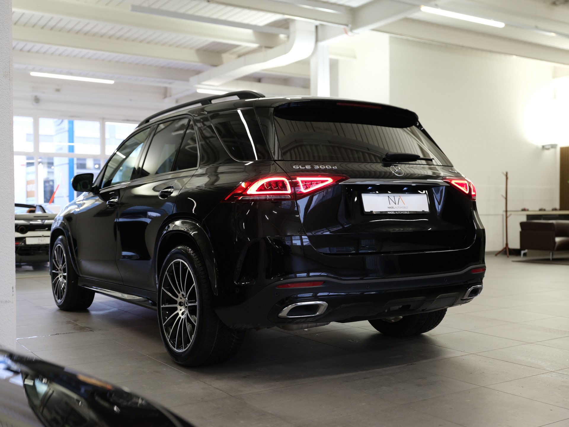MERCEDES-BENZ GLE 300 d 4Matic AMG Line 9G-Tronic *Head-Up* *AMG Line Ausstattung* *Keyless-Go* *Memory-Paket*-image-4