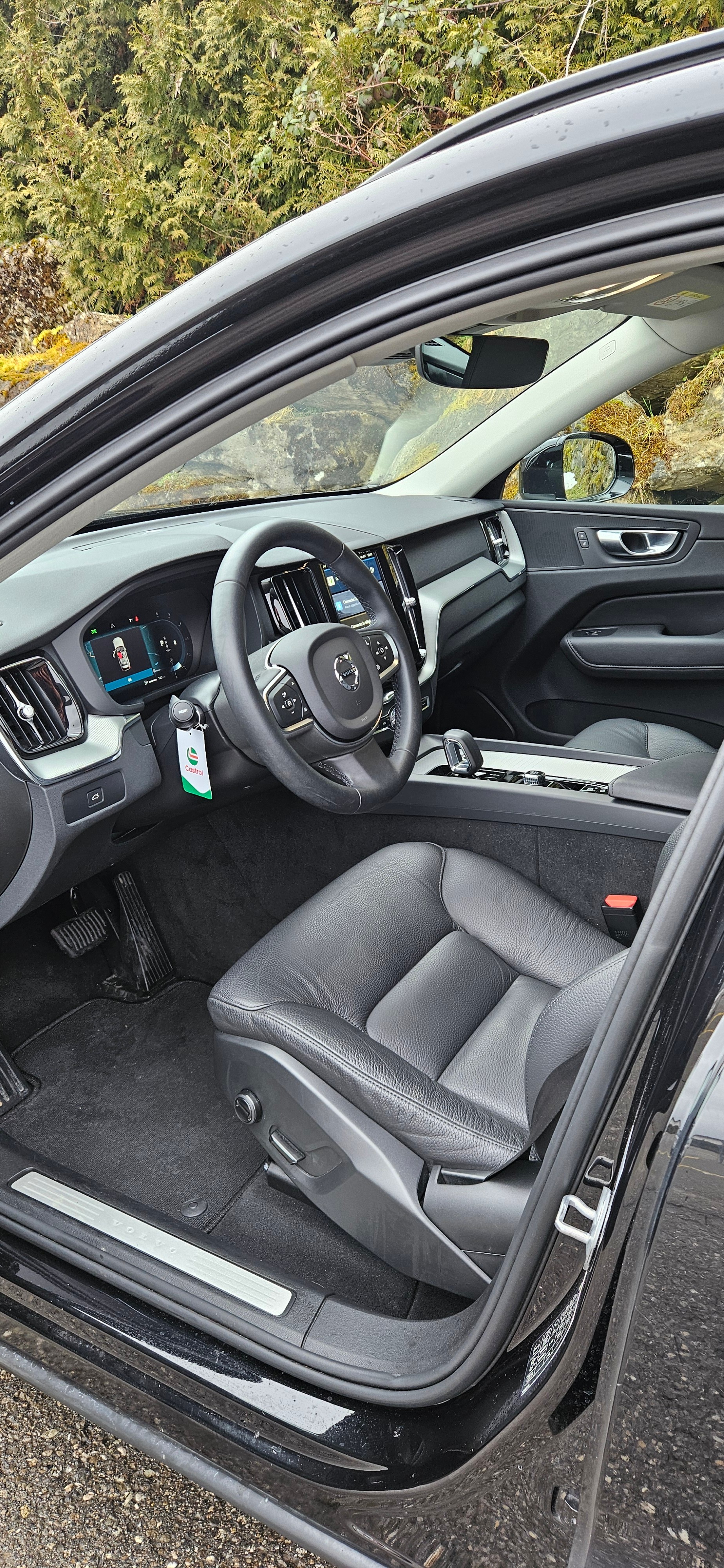 VOLVO XC60 B4 Diesel Mild Hybrid AWD Core Geartronic-showroom-element-2