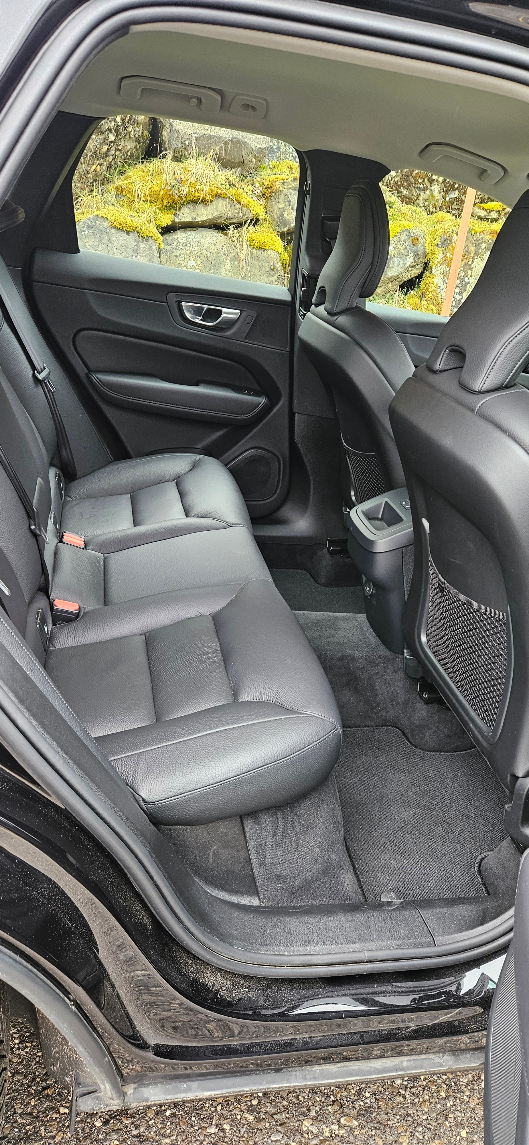 VOLVO XC60 B4 Diesel Mild Hybrid AWD Core Geartronic-image-4