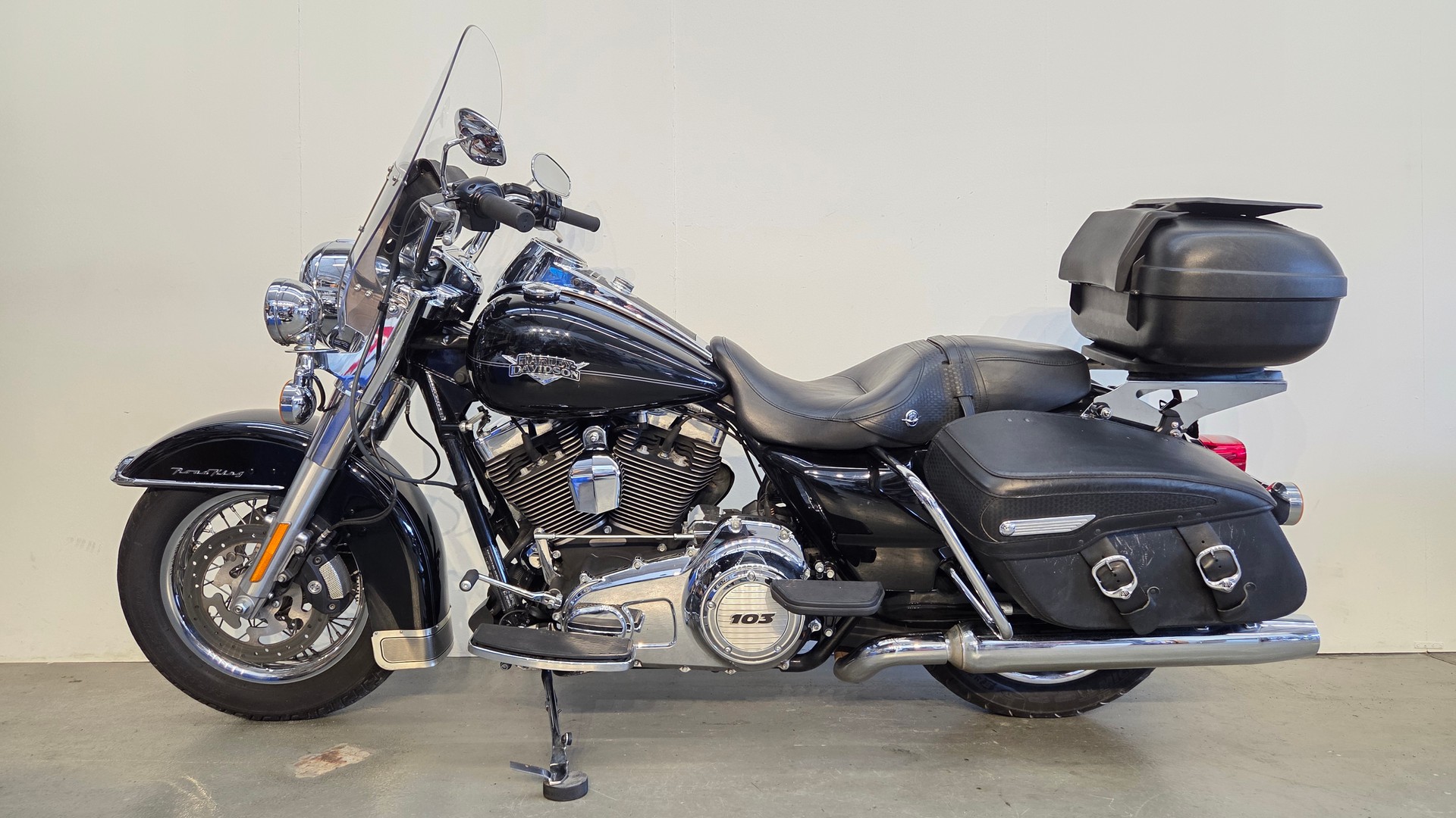 HARLEY-DAVIDSON FLHRC Road King Classic 103 ABS-image-1