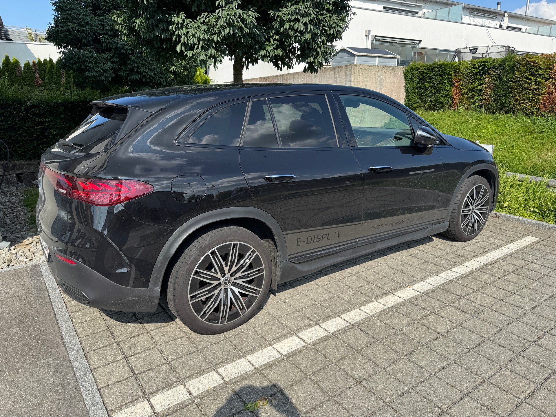 MERCEDES-BENZ EQE SUV 350 4 Matic Executive Edition-image-1