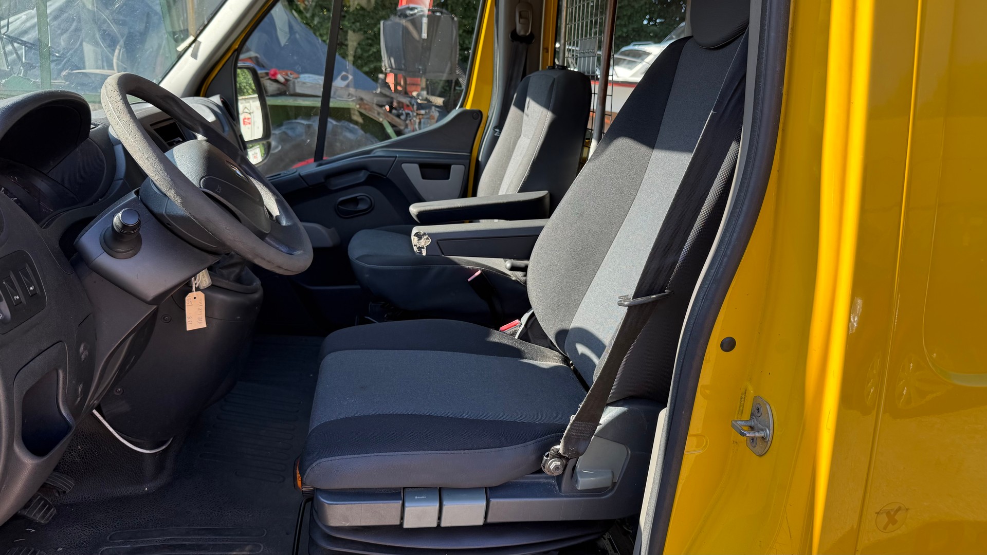 RENAULT Master T35 2.3dCi 130 L3H3-image-10