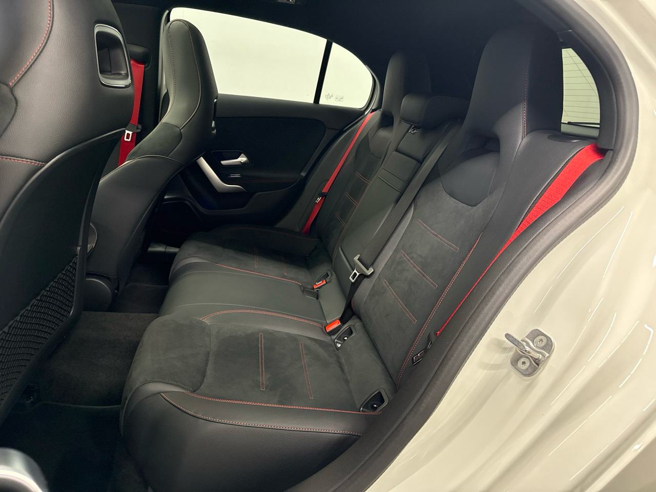 MERCEDES-BENZ A AMG 35 4Matic 8G-DCT-image-11