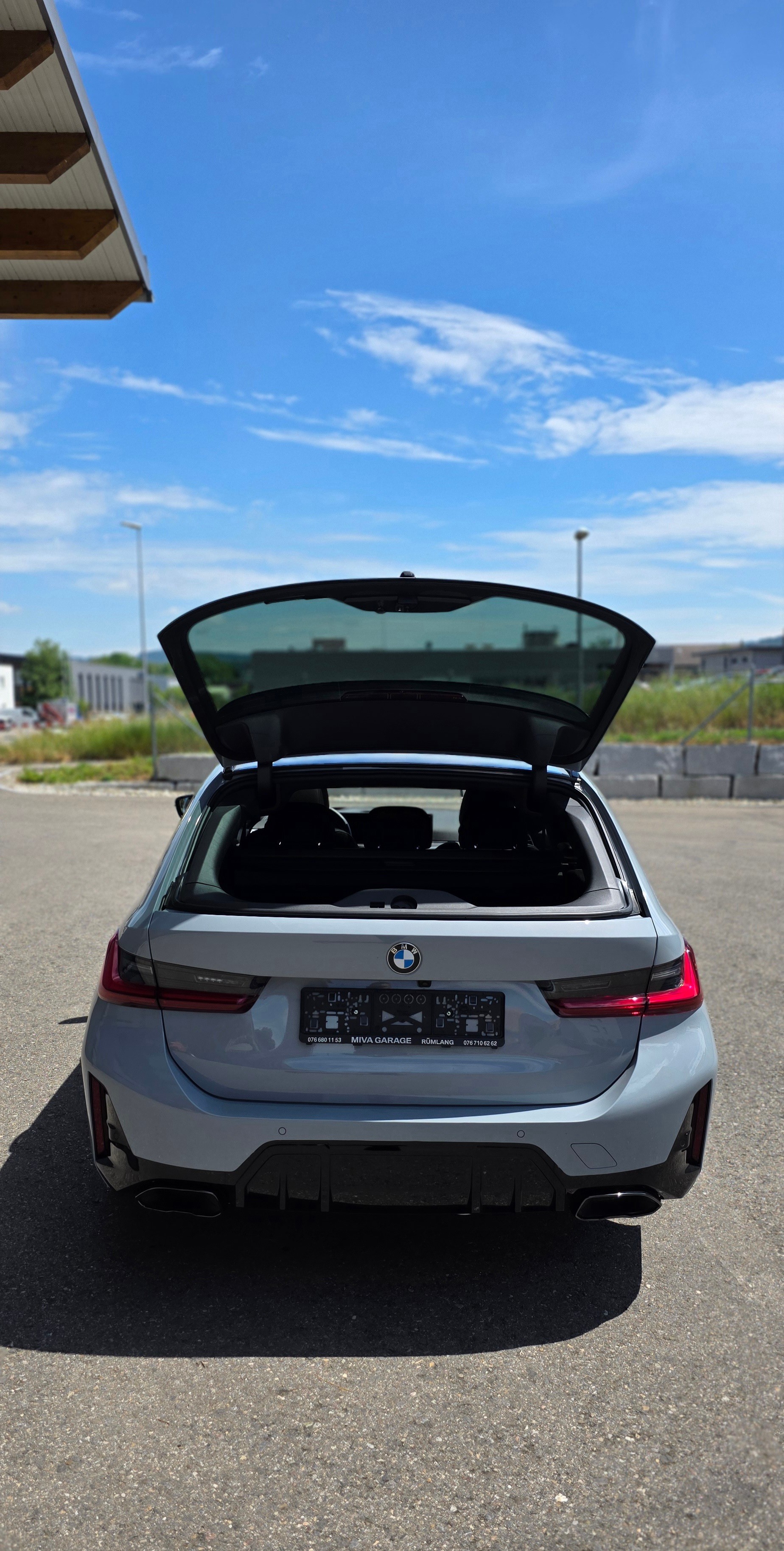 BMW M340i xDrive 48V Touring Steptronic *FACELIFT*EL. PANORAMA*DISTRONIC*BROOKLYN GRAU*ANHÄNGERKUPPLUNG*-image-4