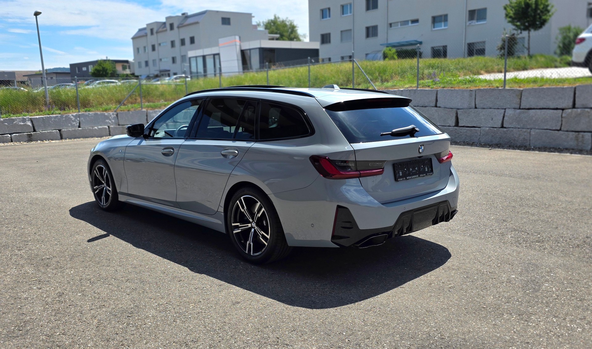 BMW M340i xDrive 48V Touring Steptronic *FACELIFT*EL. PANORAMA*DISTRONIC*BROOKLYN GRAU*ANHÄNGERKUPPLUNG*-image-5