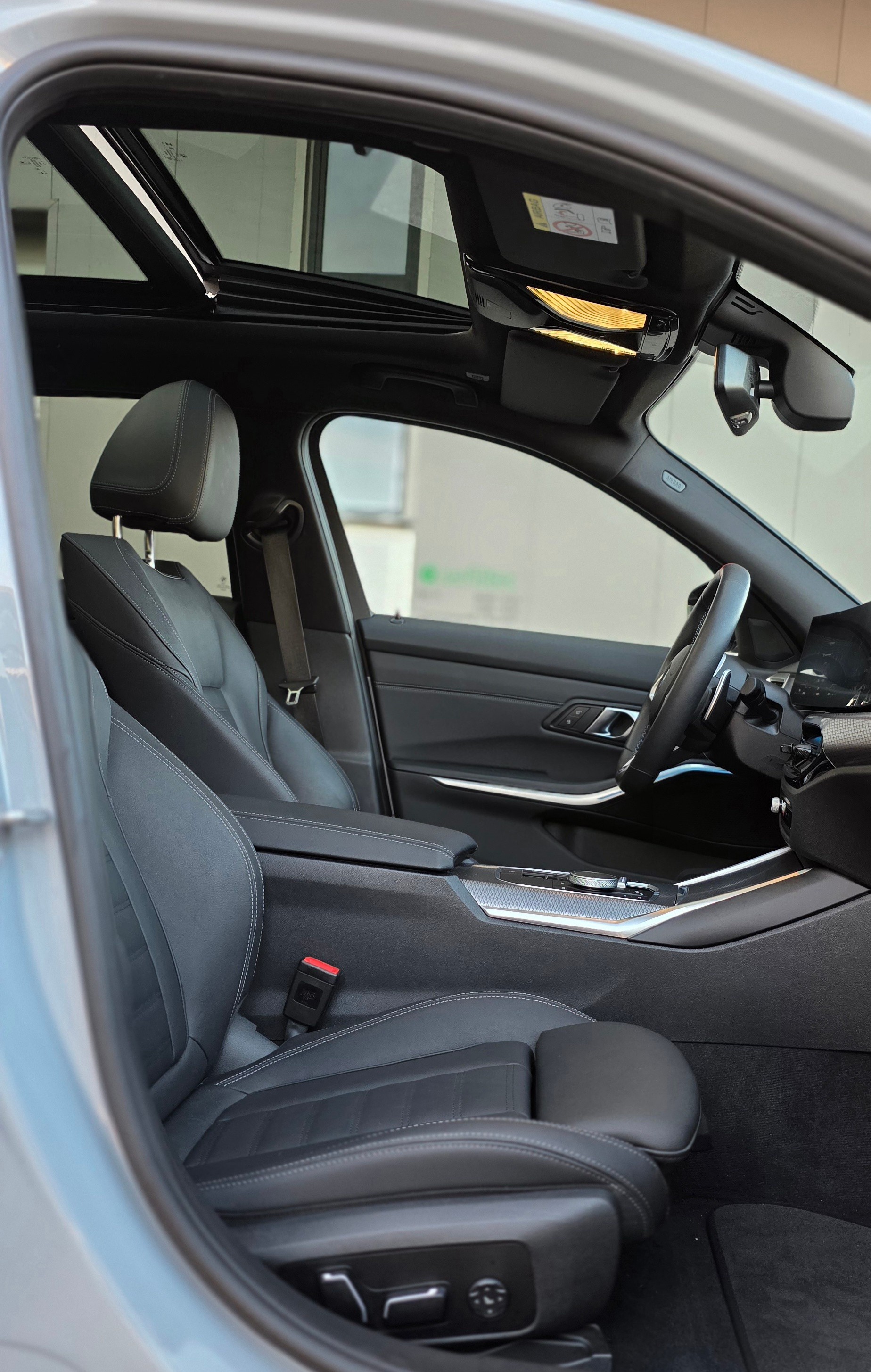 BMW M340i xDrive 48V Touring Steptronic *FACELIFT*EL. PANORAMA*DISTRONIC*BROOKLYN GRAU*ANHÄNGERKUPPLUNG*-image-12
