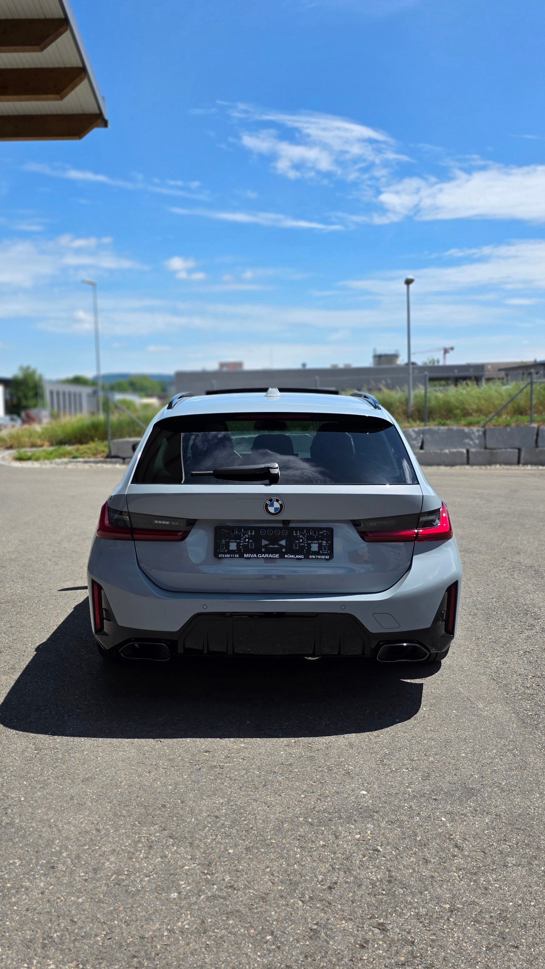 BMW M340i xDrive 48V Touring Steptronic *FACELIFT*EL. PANORAMA*DISTRONIC*BROOKLYN GRAU*ANHÄNGERKUPPLUNG*-showroom-element-3