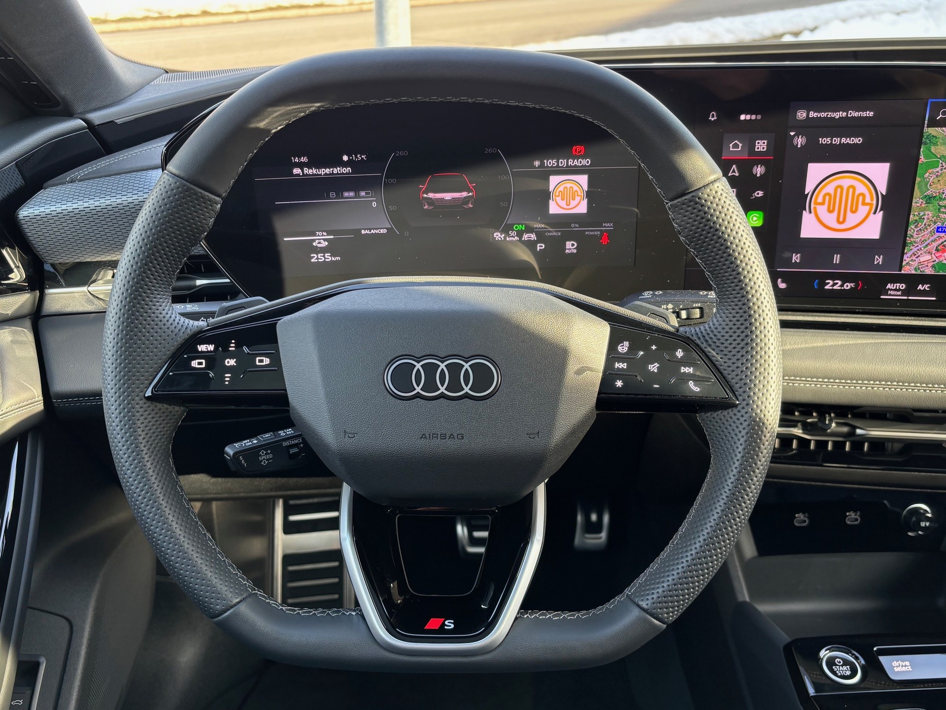 AUDI A6 Avant e-tron quattro S-Line-image-6