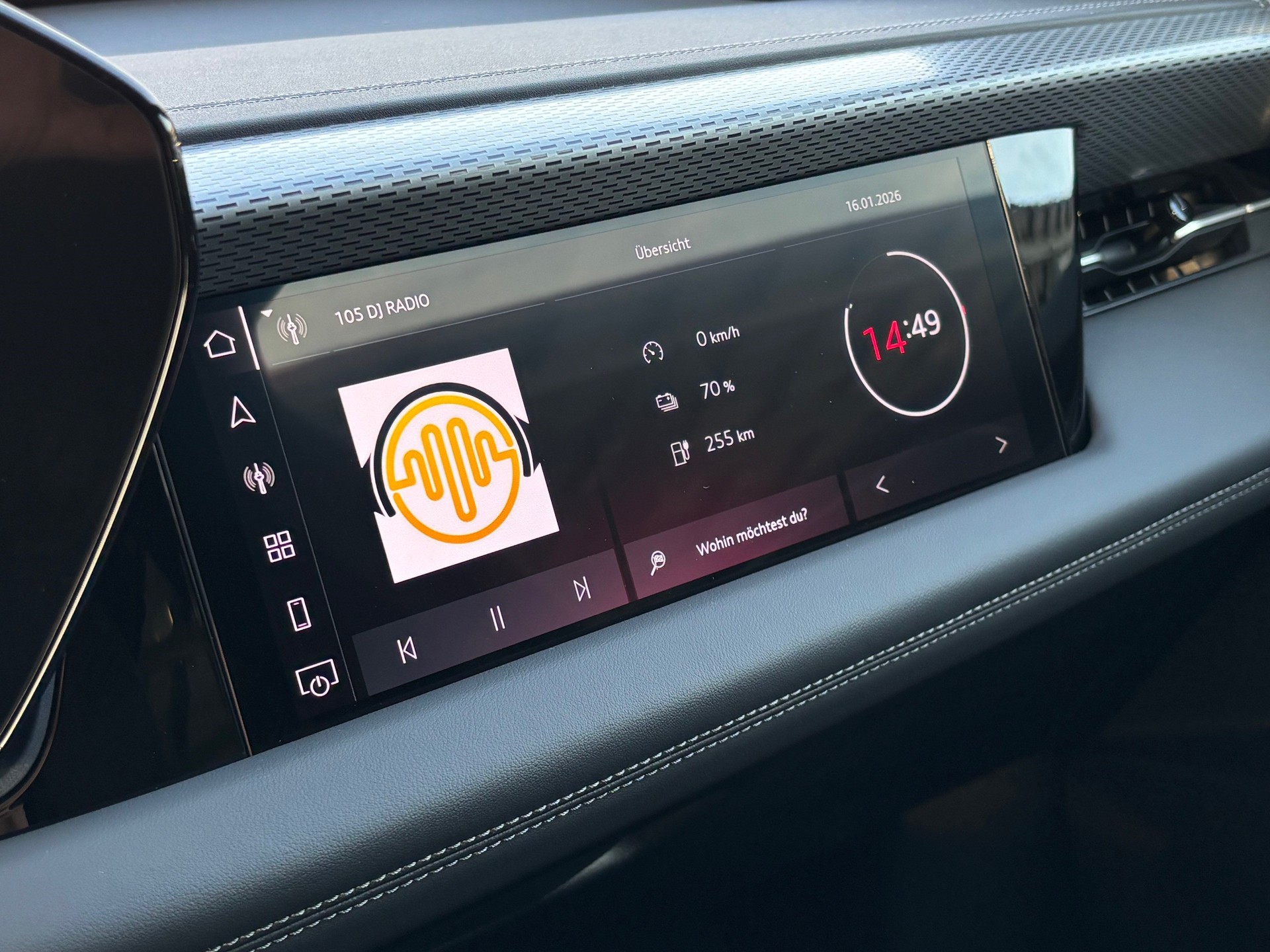 AUDI A6 Avant e-tron quattro S-Line-image-11