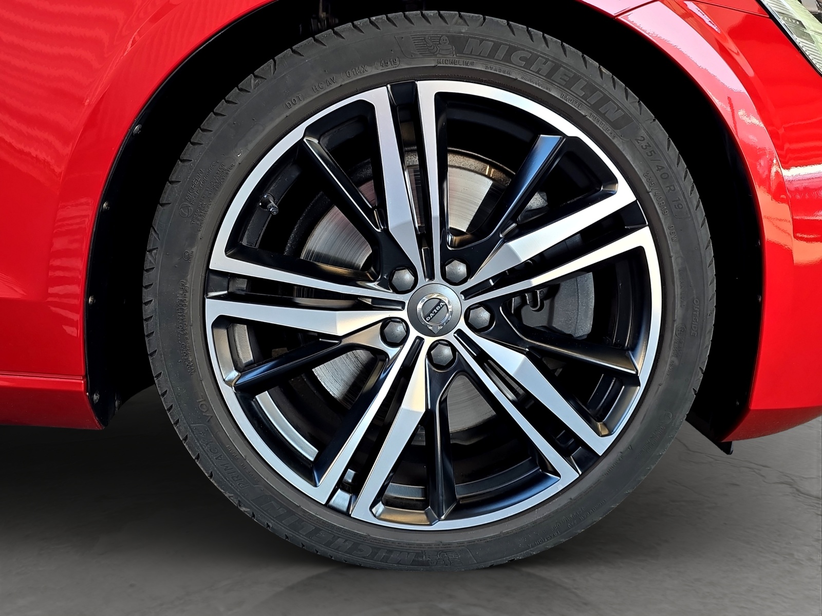 VOLVO S60 2.0 T5 R-Design AWD-image-15