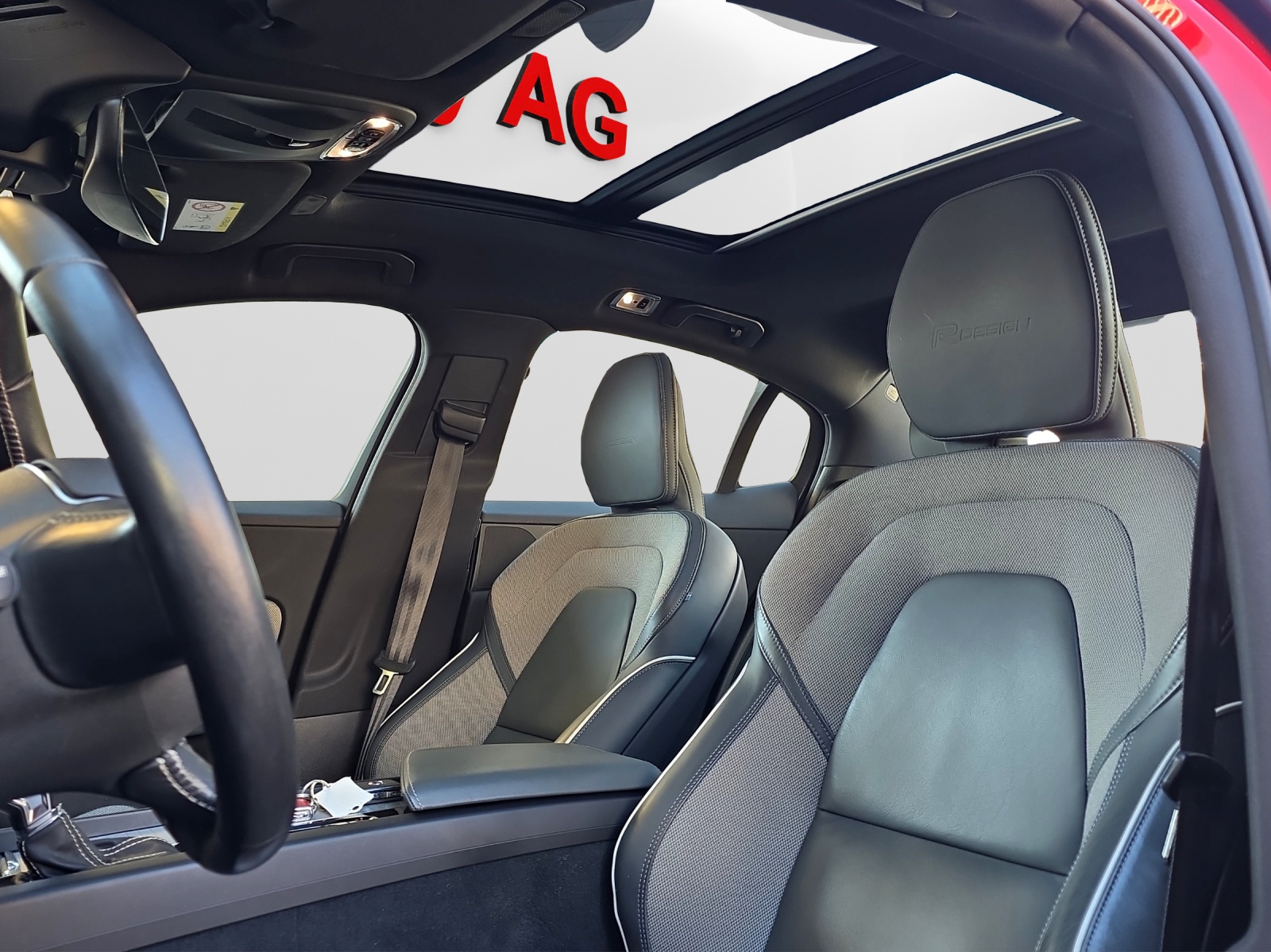 VOLVO S60 2.0 T5 R-Design AWD-image-13