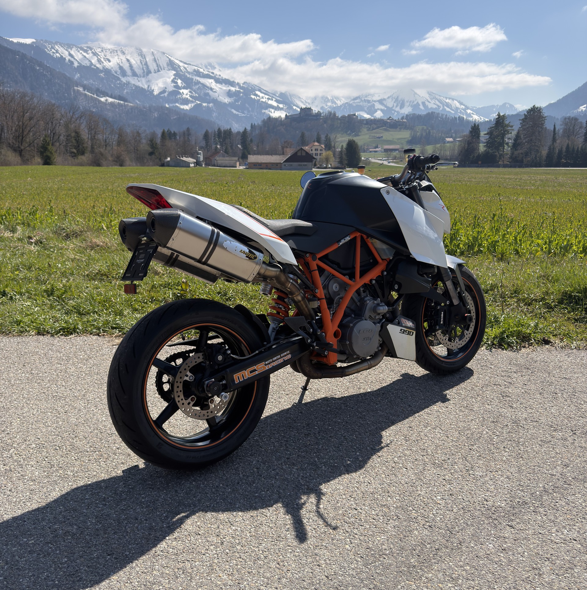 KTM 990 Super Duke R-image-2