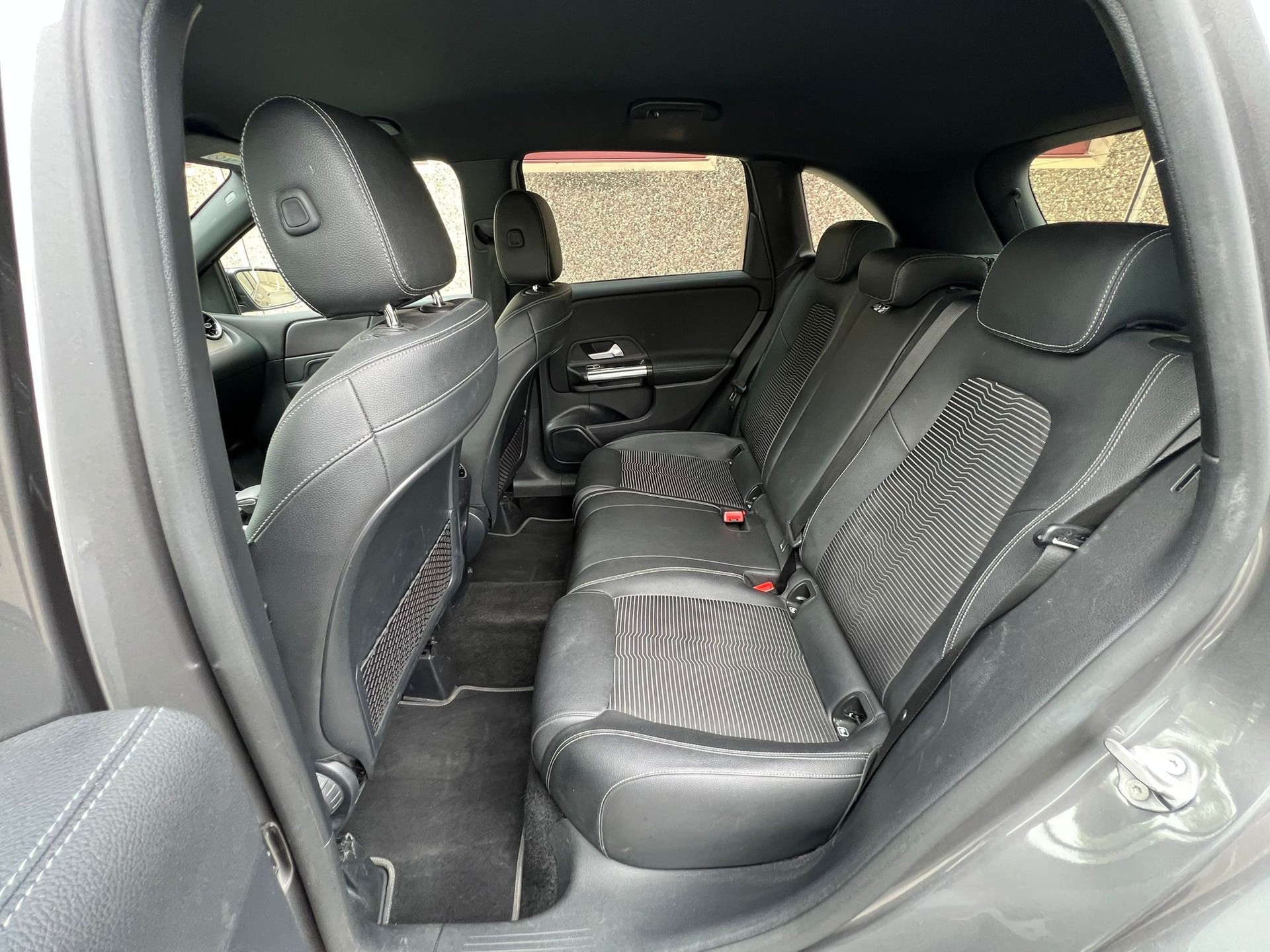 MERCEDES-BENZ B 200 d Night Star 8G-DCT-image-12